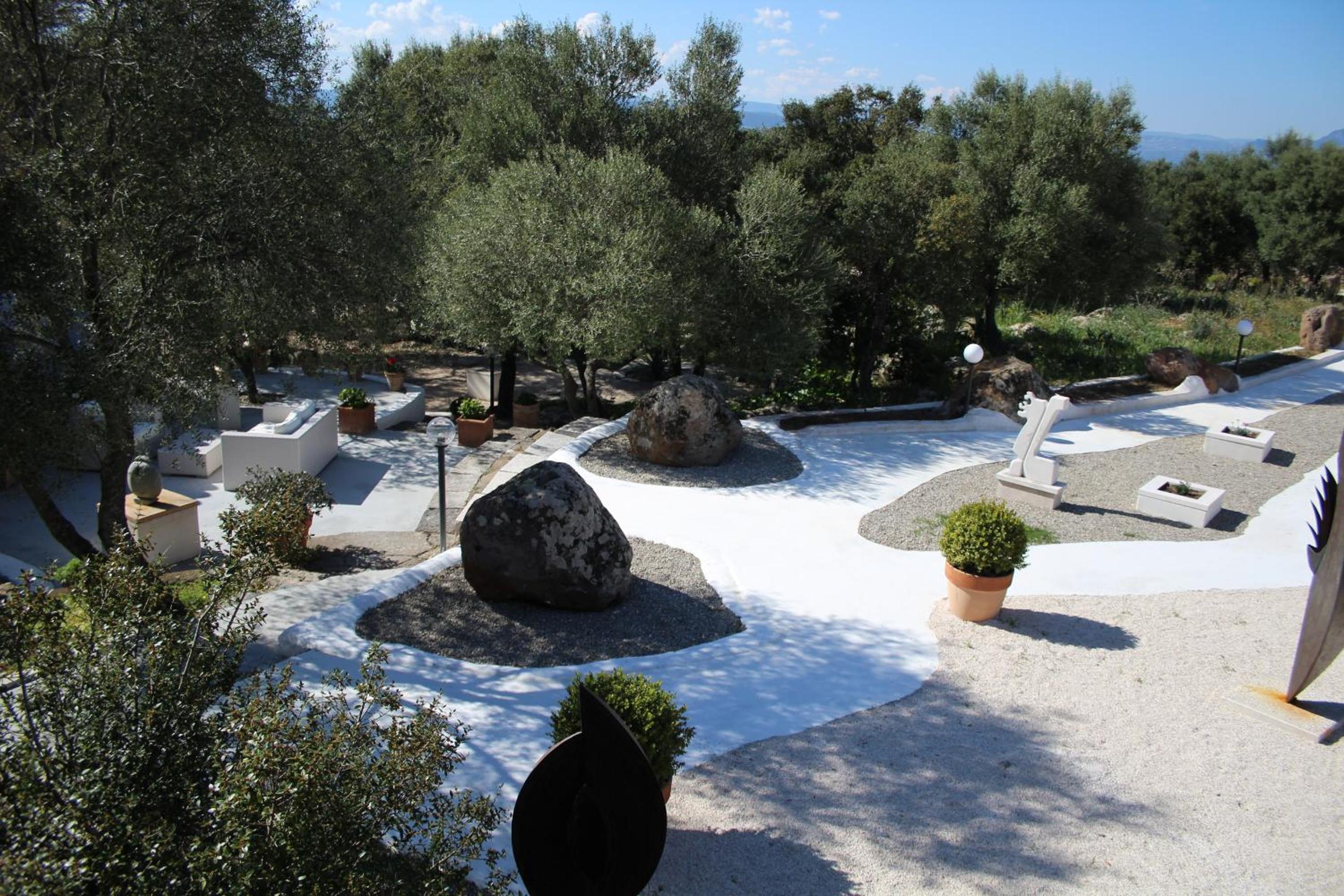 Photo 8
