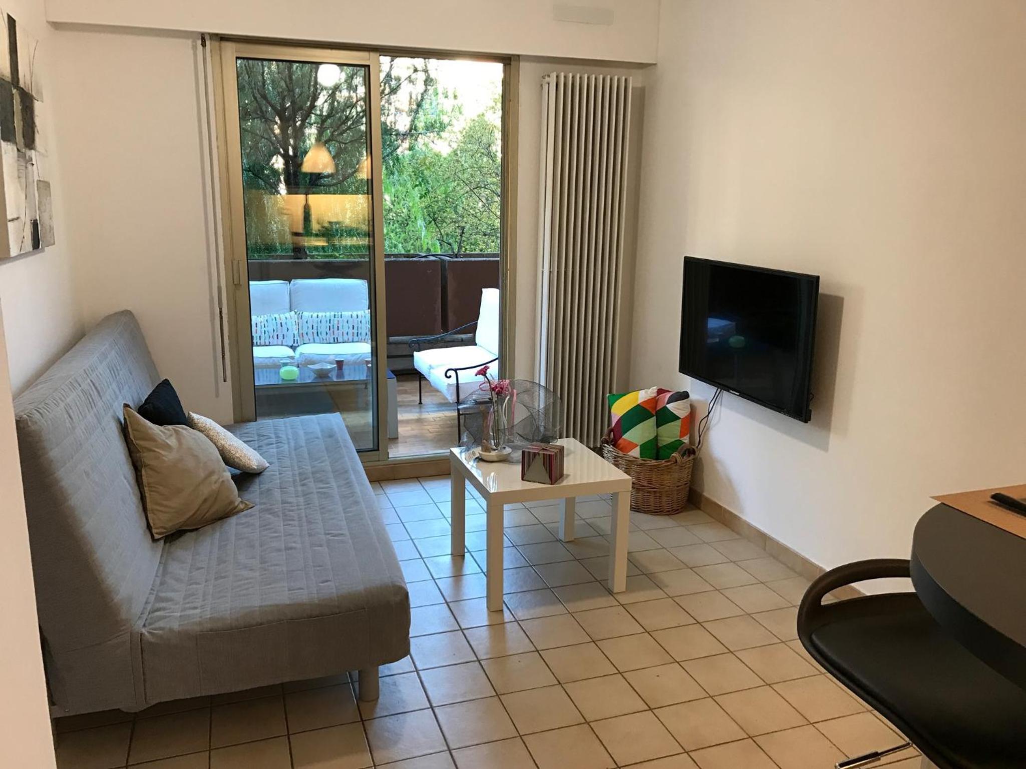 Appartement calme, clim, patio XXL, piscine&parking