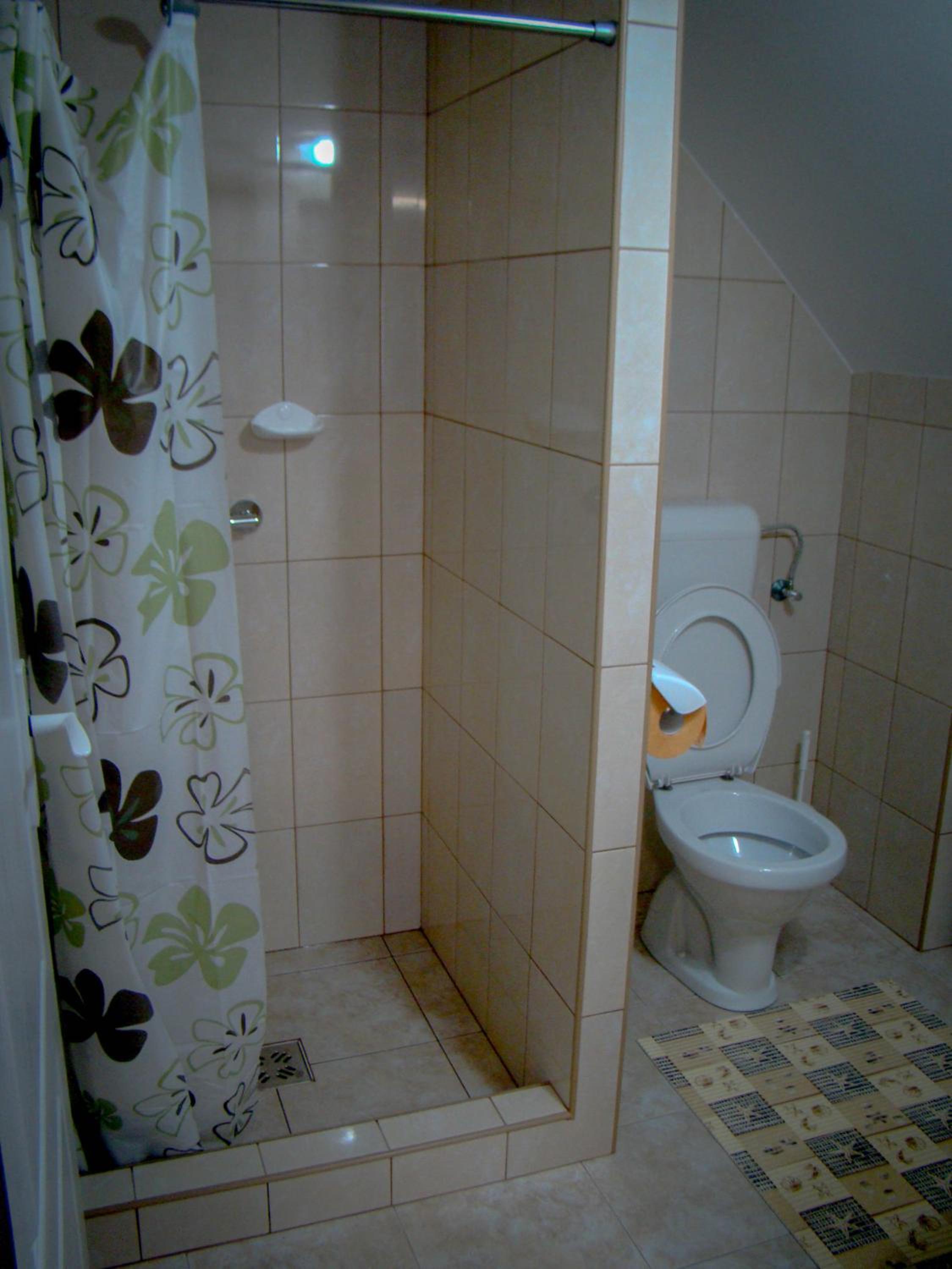 Photo 33