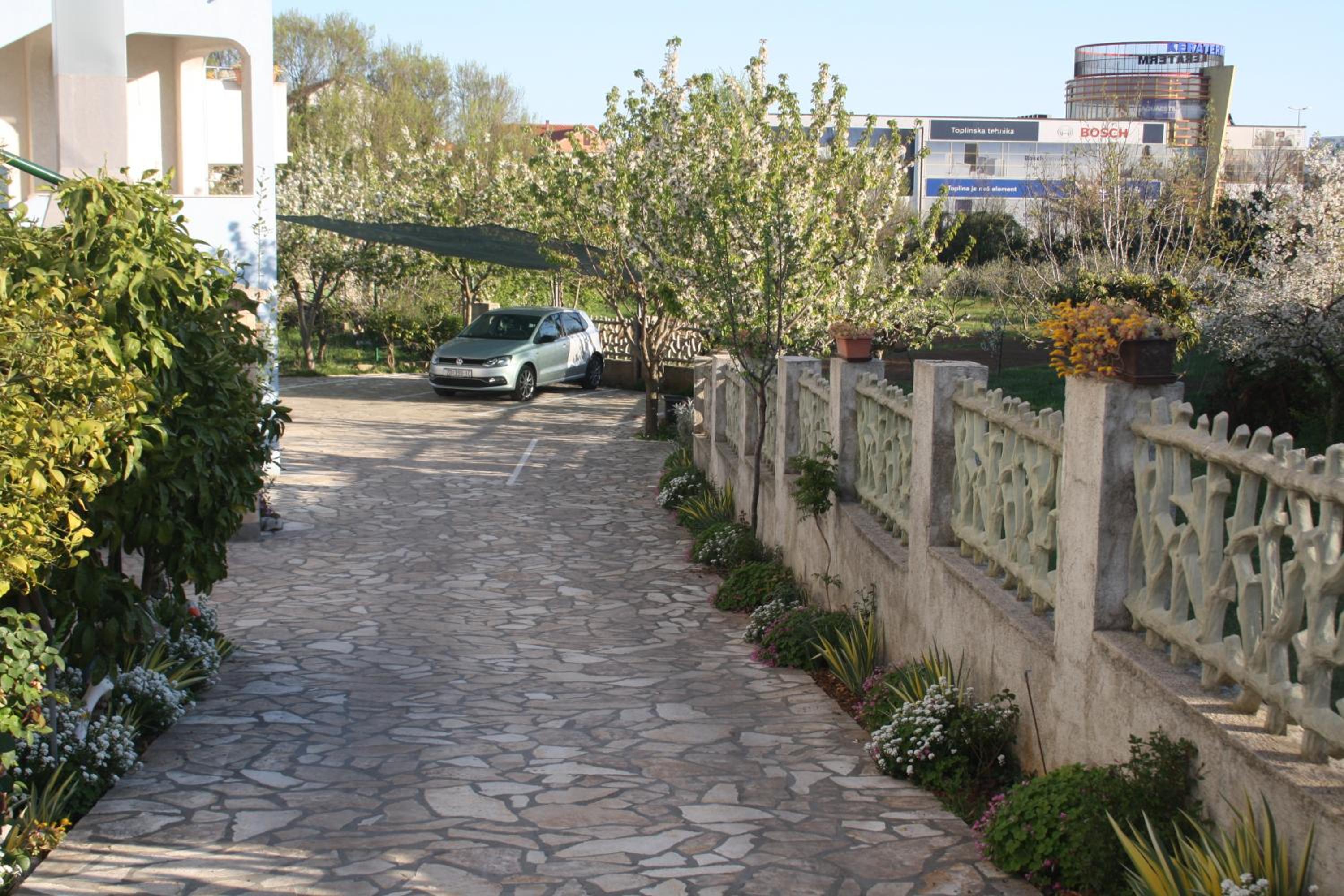 Photo 32