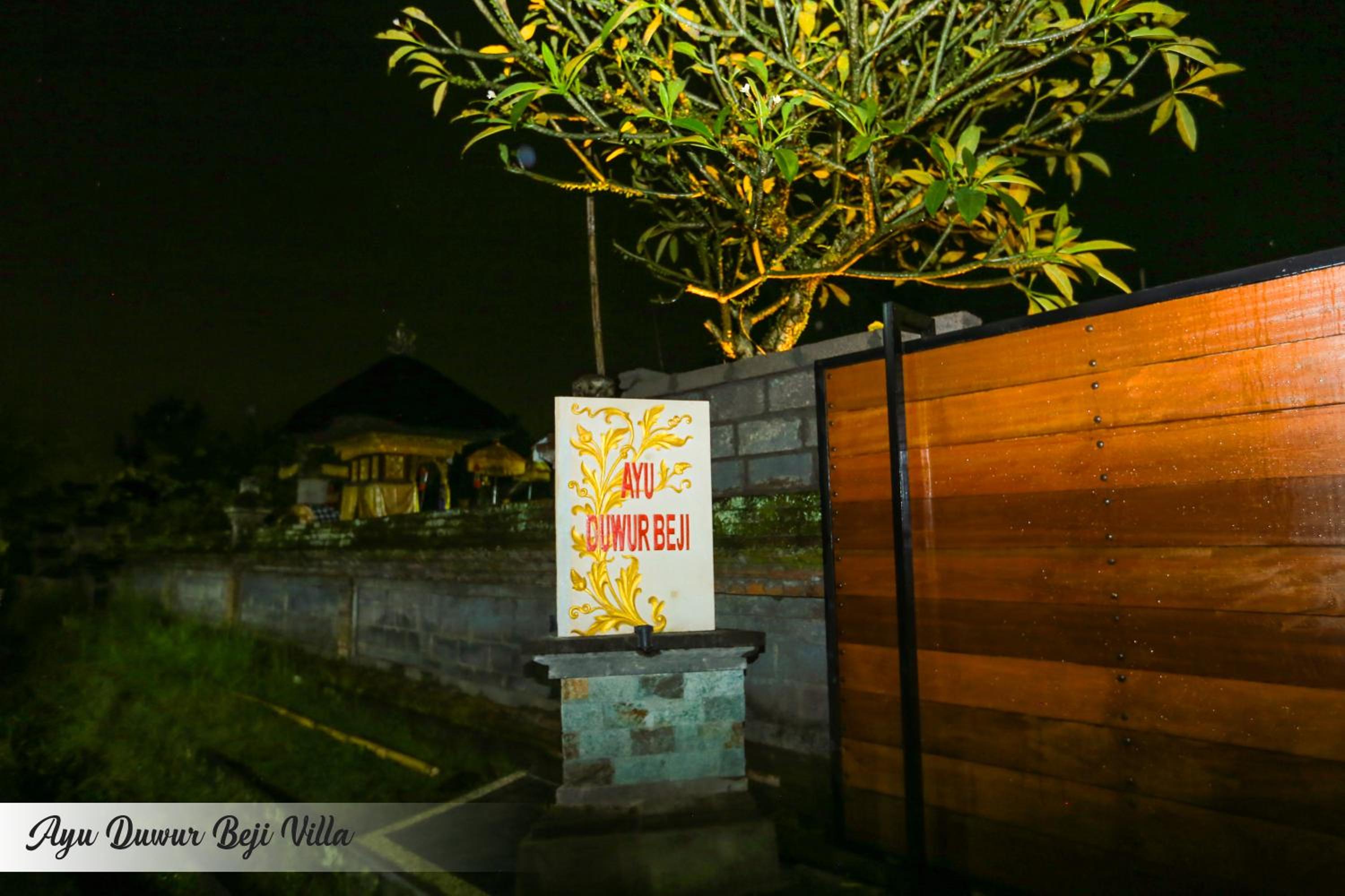 Ayu Duwur Beji