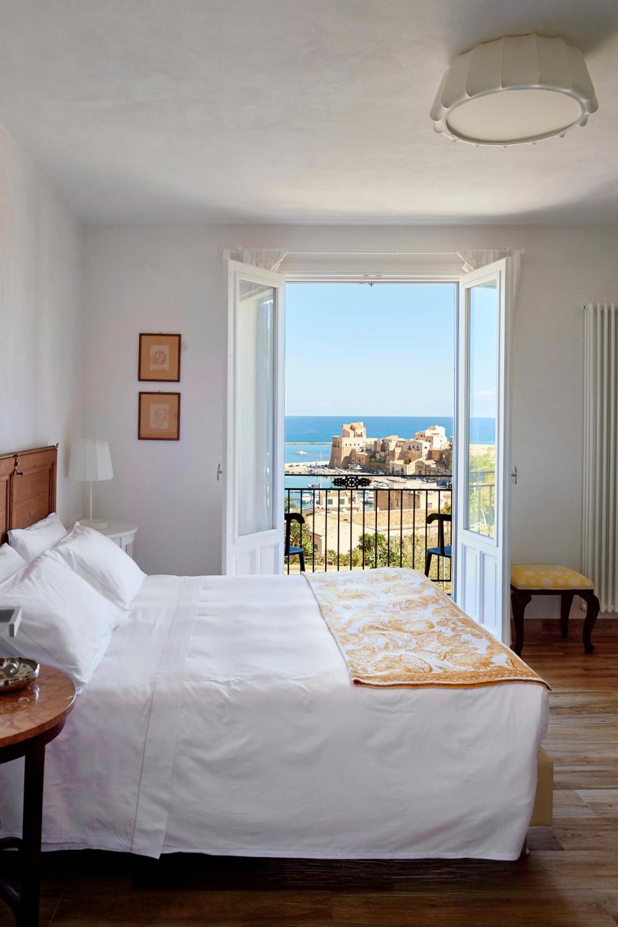 Santina Suites