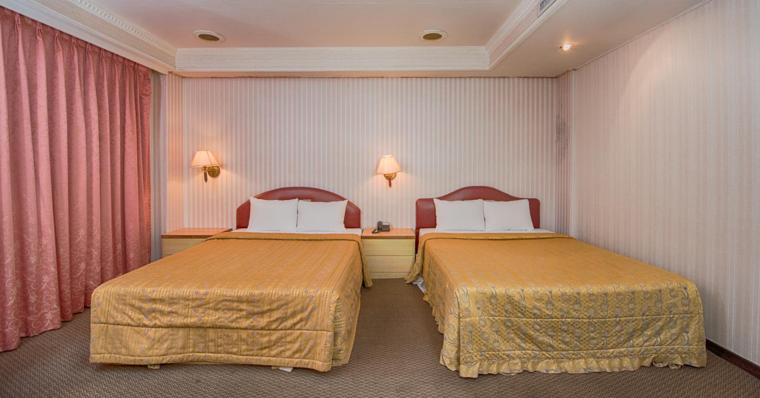 Empire Hotel