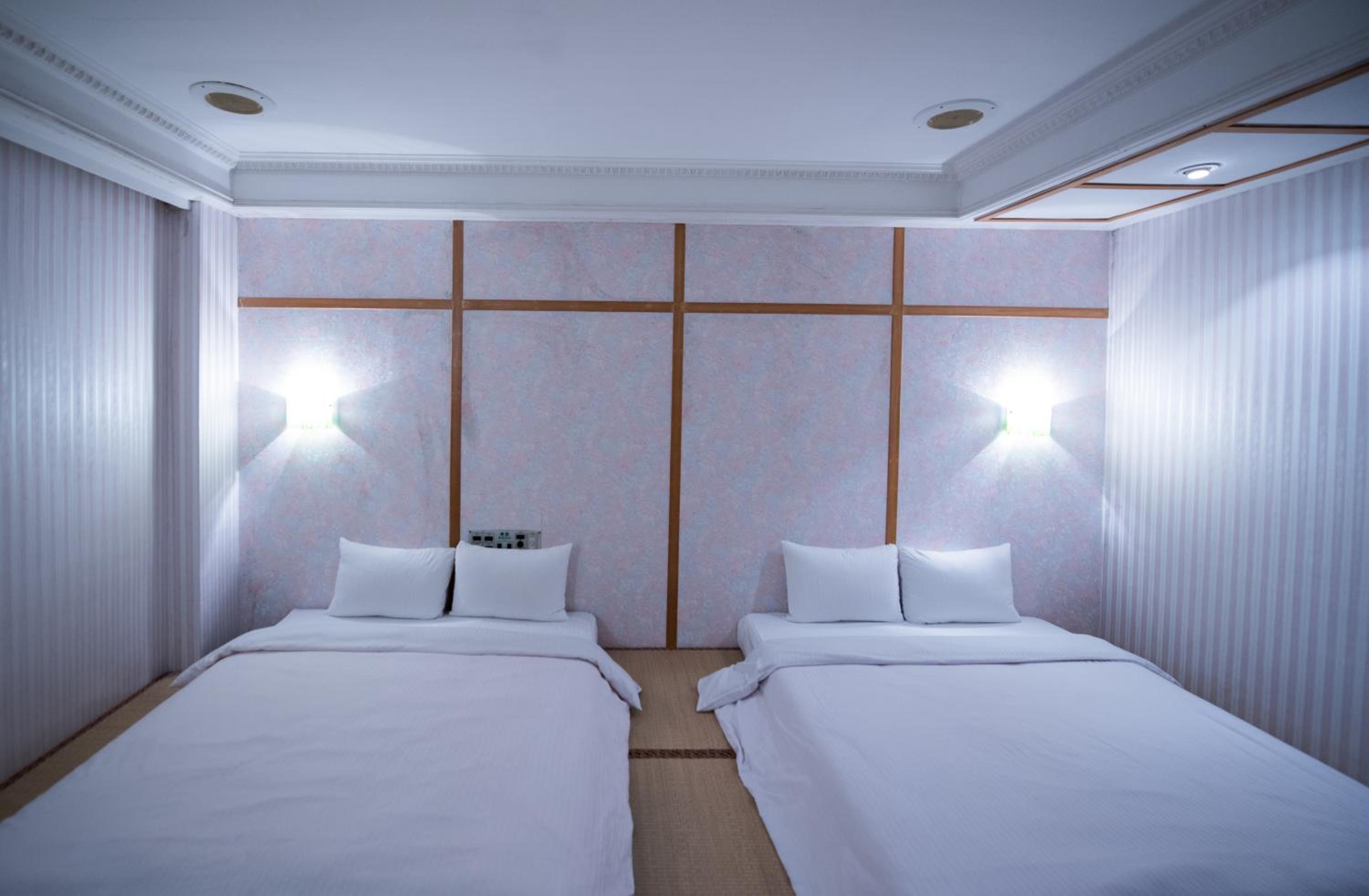 Empire Hotel