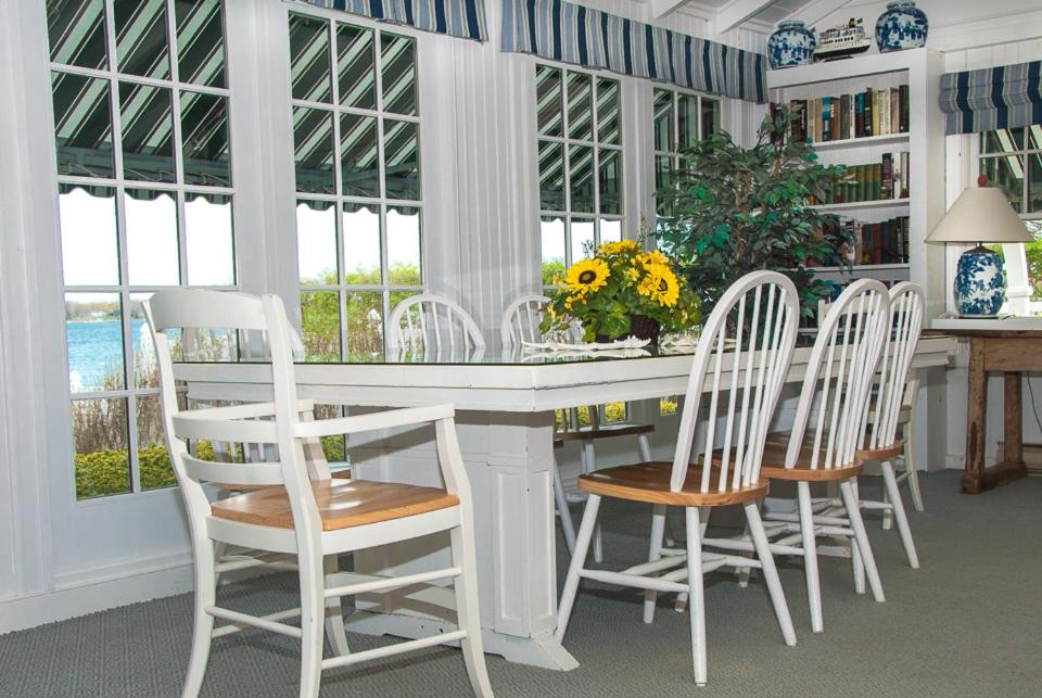 Harbor Knoll Bed and Breakfast