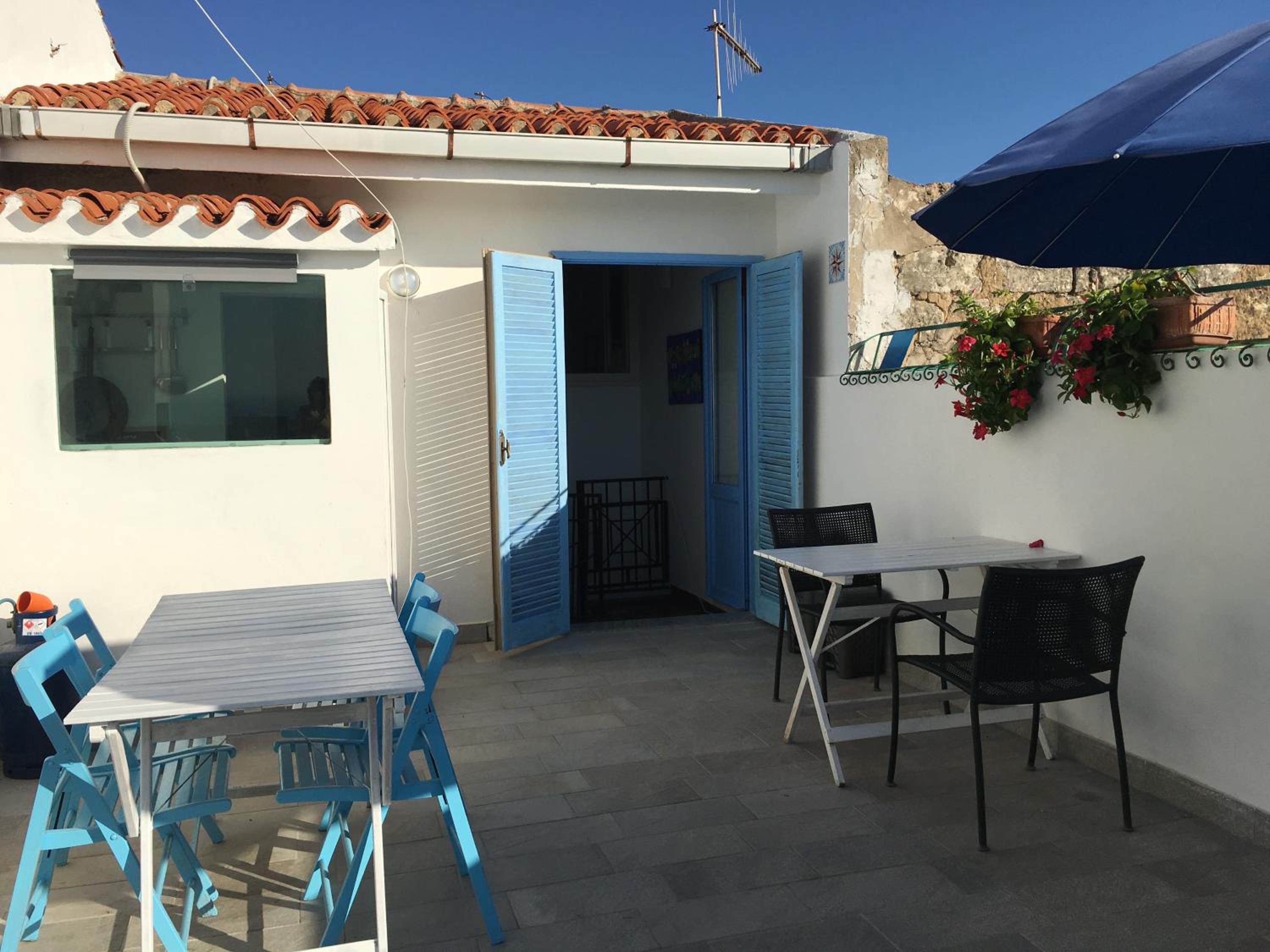 4 in piazza en Sorso — balance & terrace
