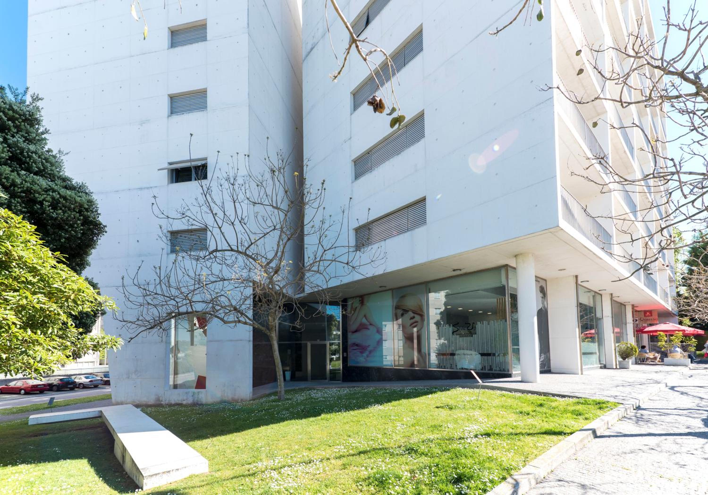 LovelyStay - Casas Brancas - Modern Apartment with Balcony & free private parking view 5