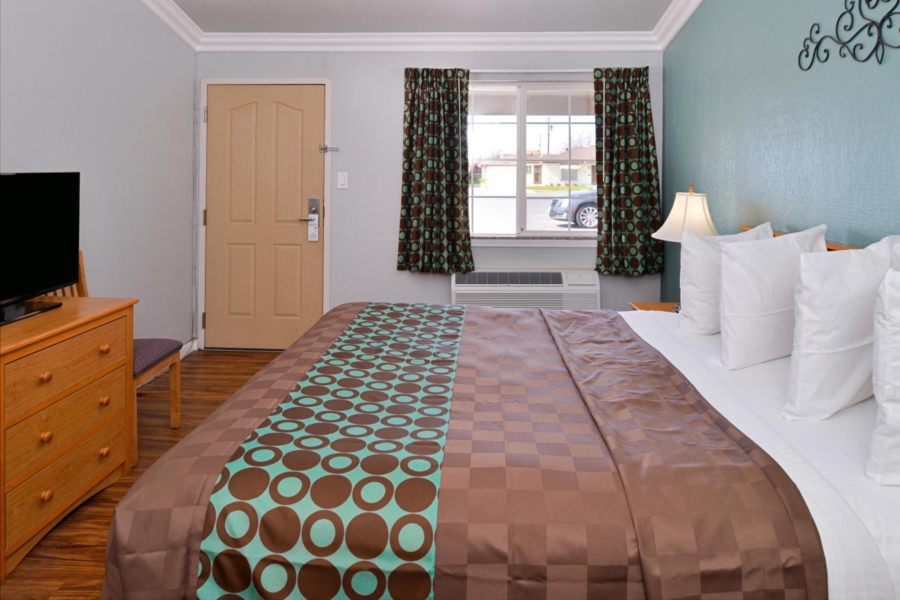 Los Banos Vacations - Americas Best Value Inn Los Banos - Property Image 23