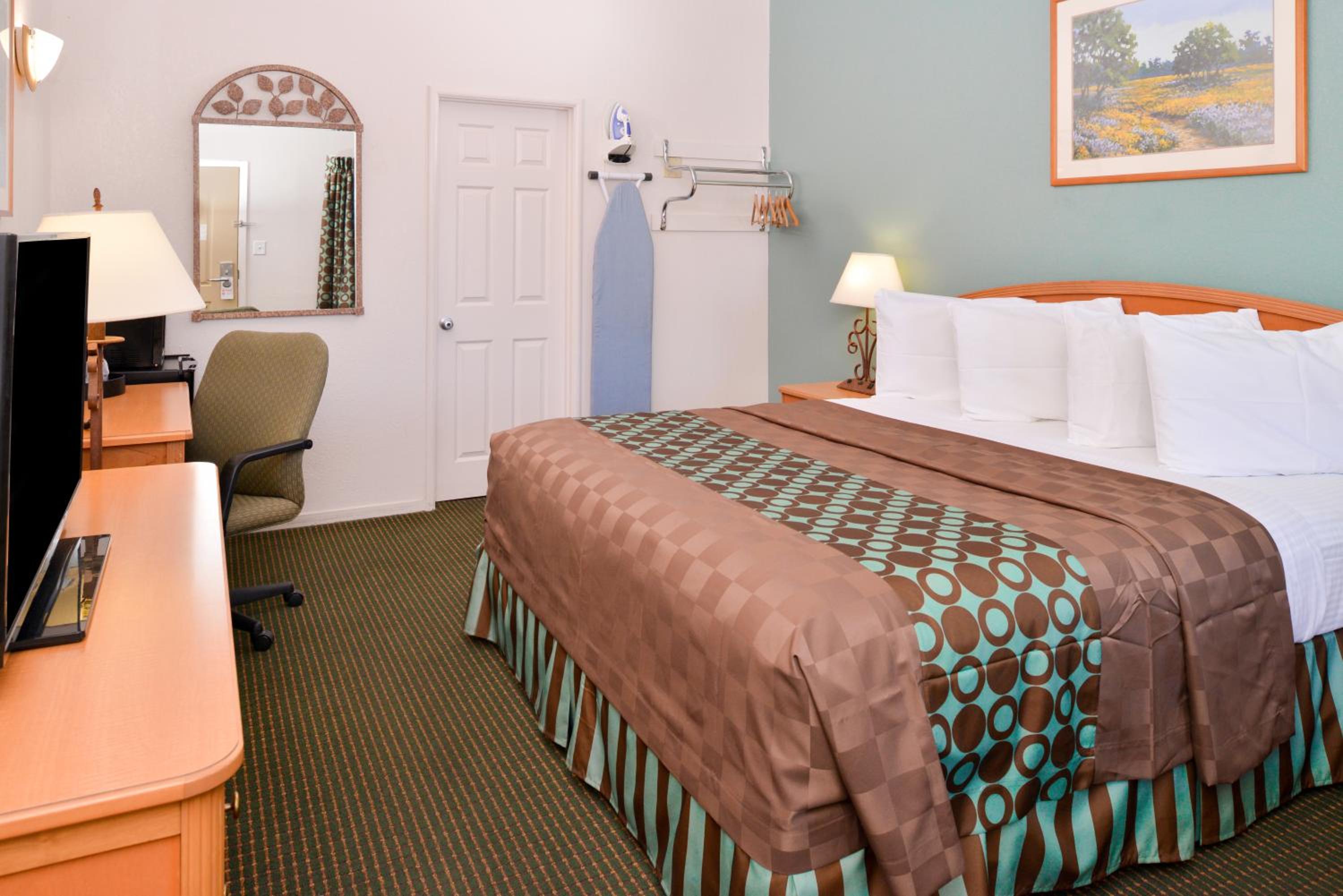 Los Banos Vacations - Americas Best Value Inn Los Banos - Property Image 16