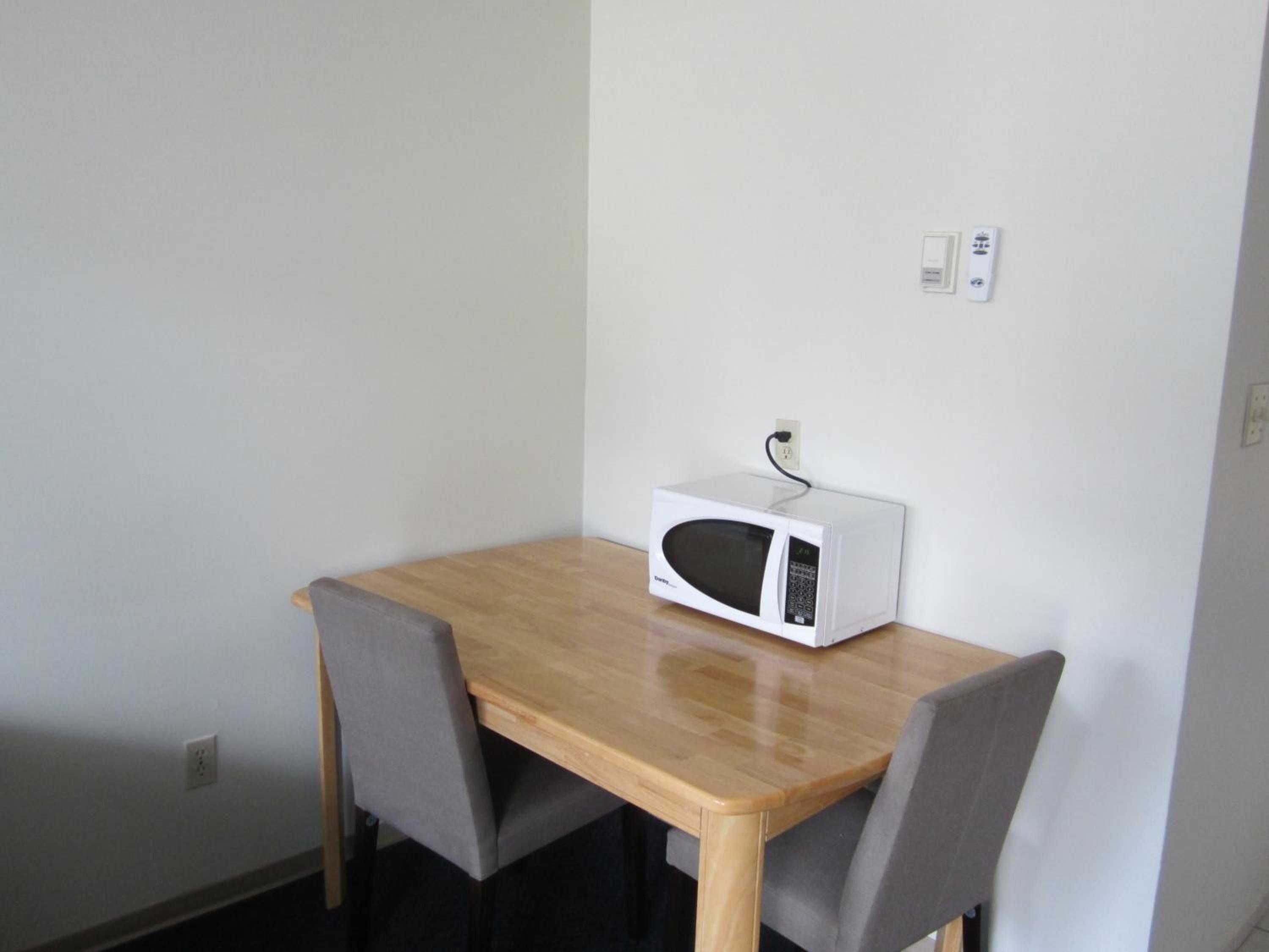 Vernon Vacations - Schell Motel - Property Image 3