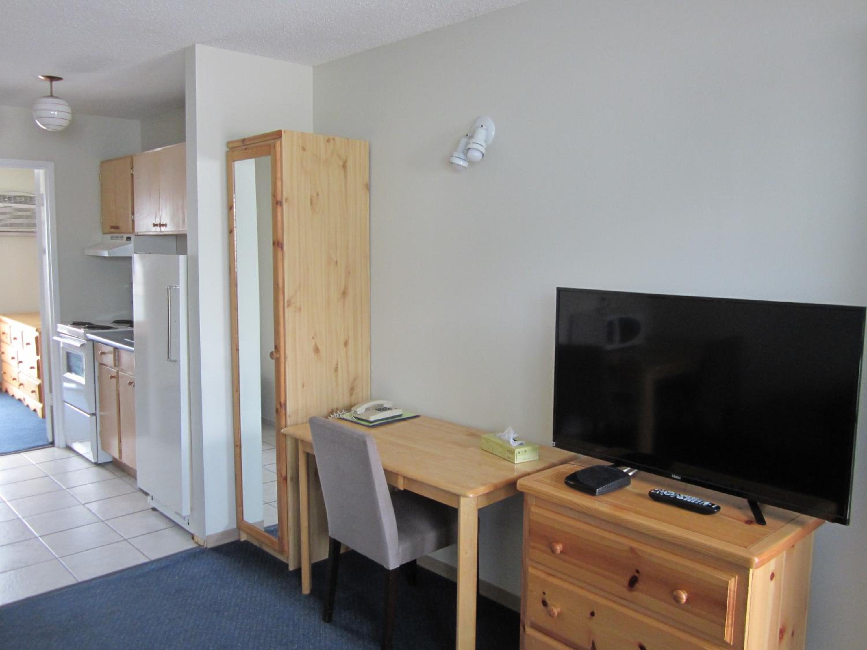 Vernon Vacations - Schell Motel - Property Image 4