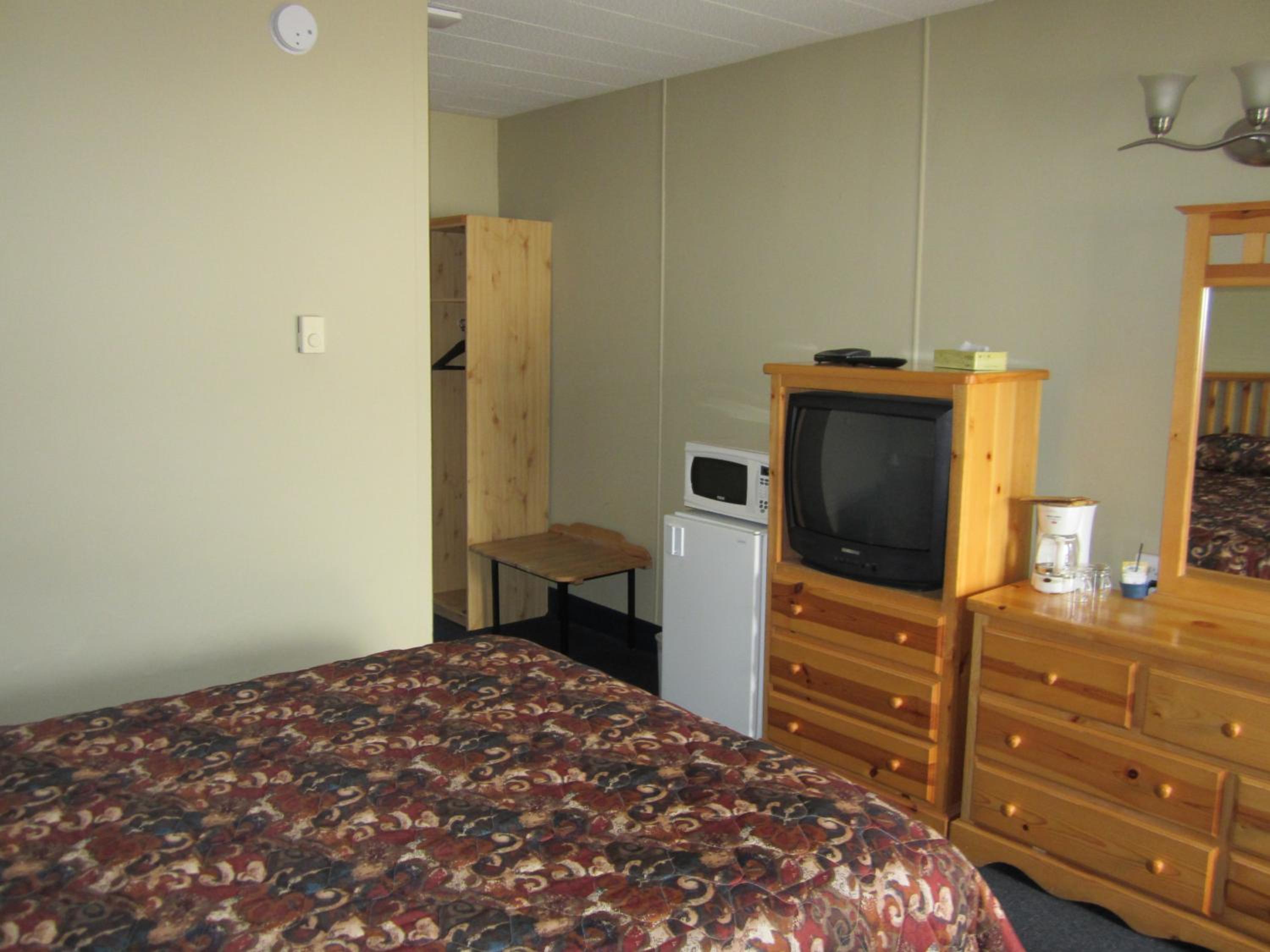 Vernon Vacations - Schell Motel - Property Image 10