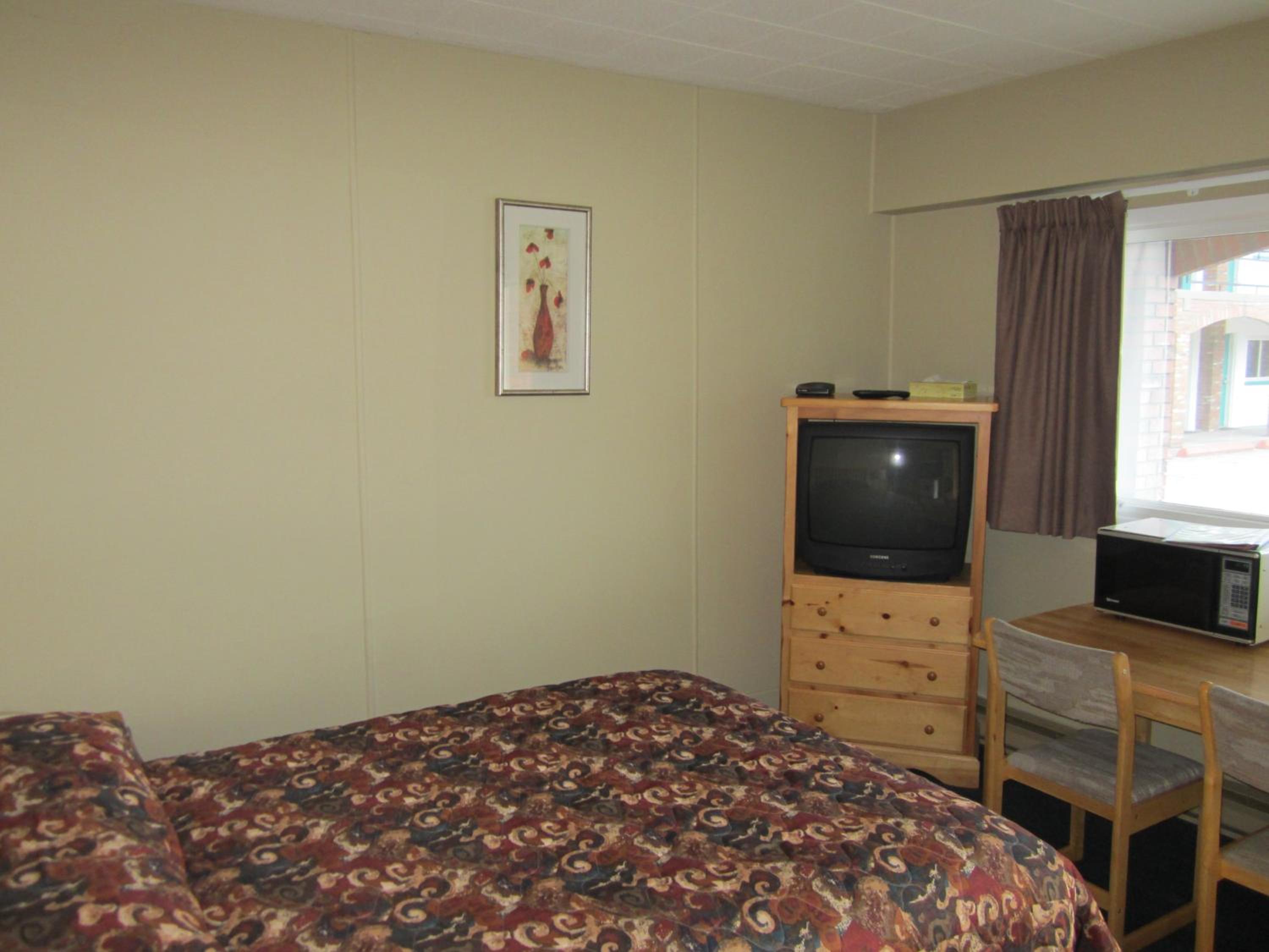 Vernon Vacations - Schell Motel - Property Image 13