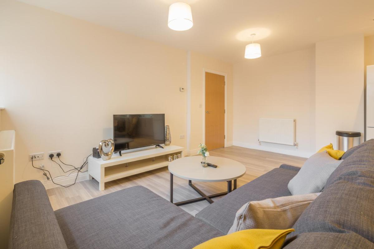 Skyline Serviced Apartments - Stevenage view 2