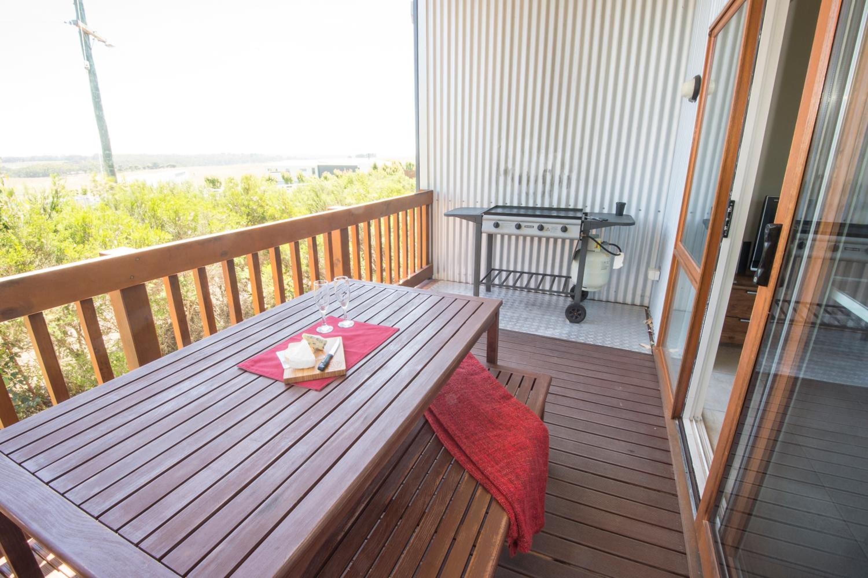 The Lakes Beachfront Holiday Park