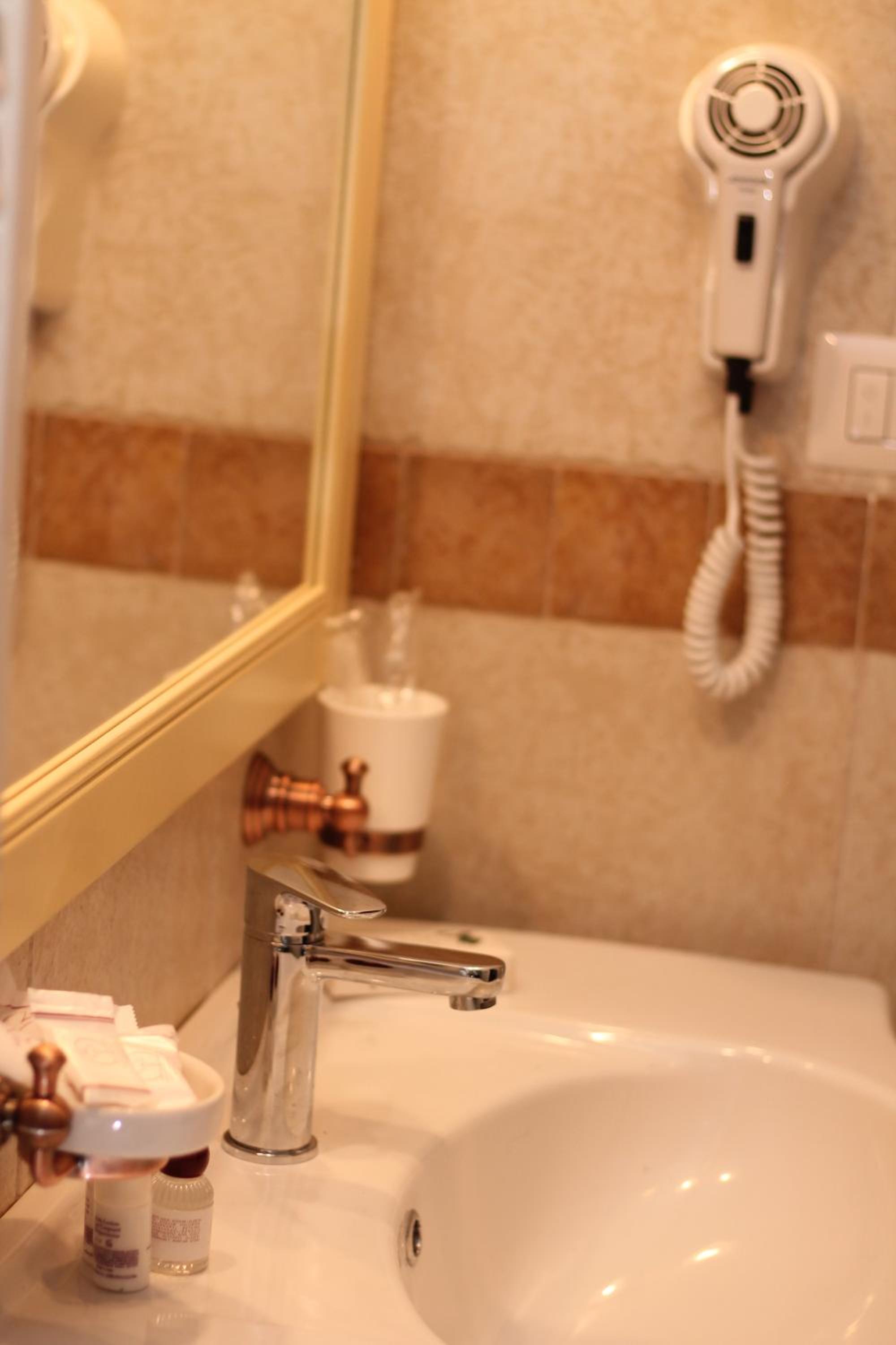 DONNA LUCREZIA b&b Boutique Hotel Style - RELAX & BUSINESS STAY