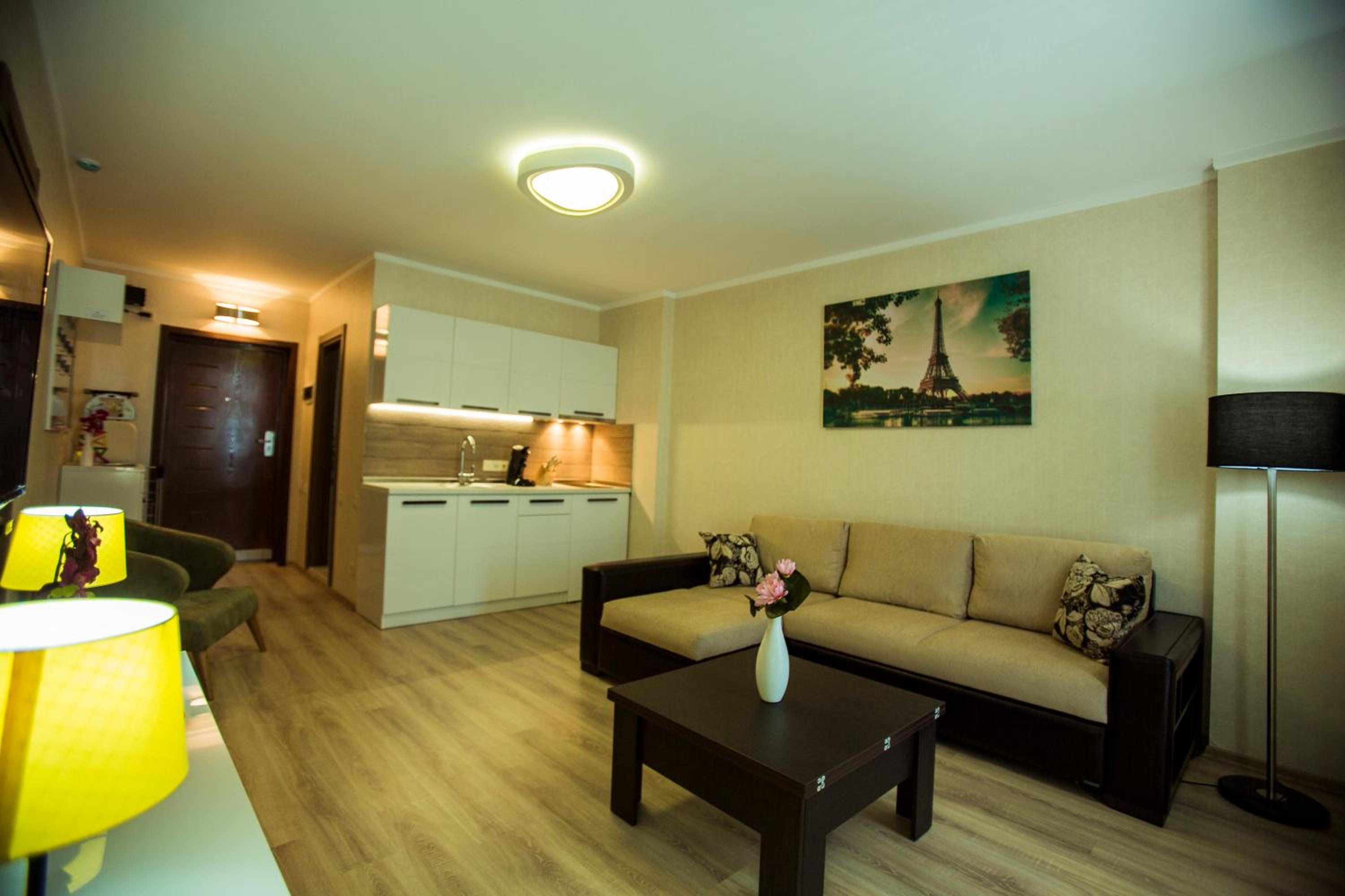 Holiday Premium Apartments Batumi view 2