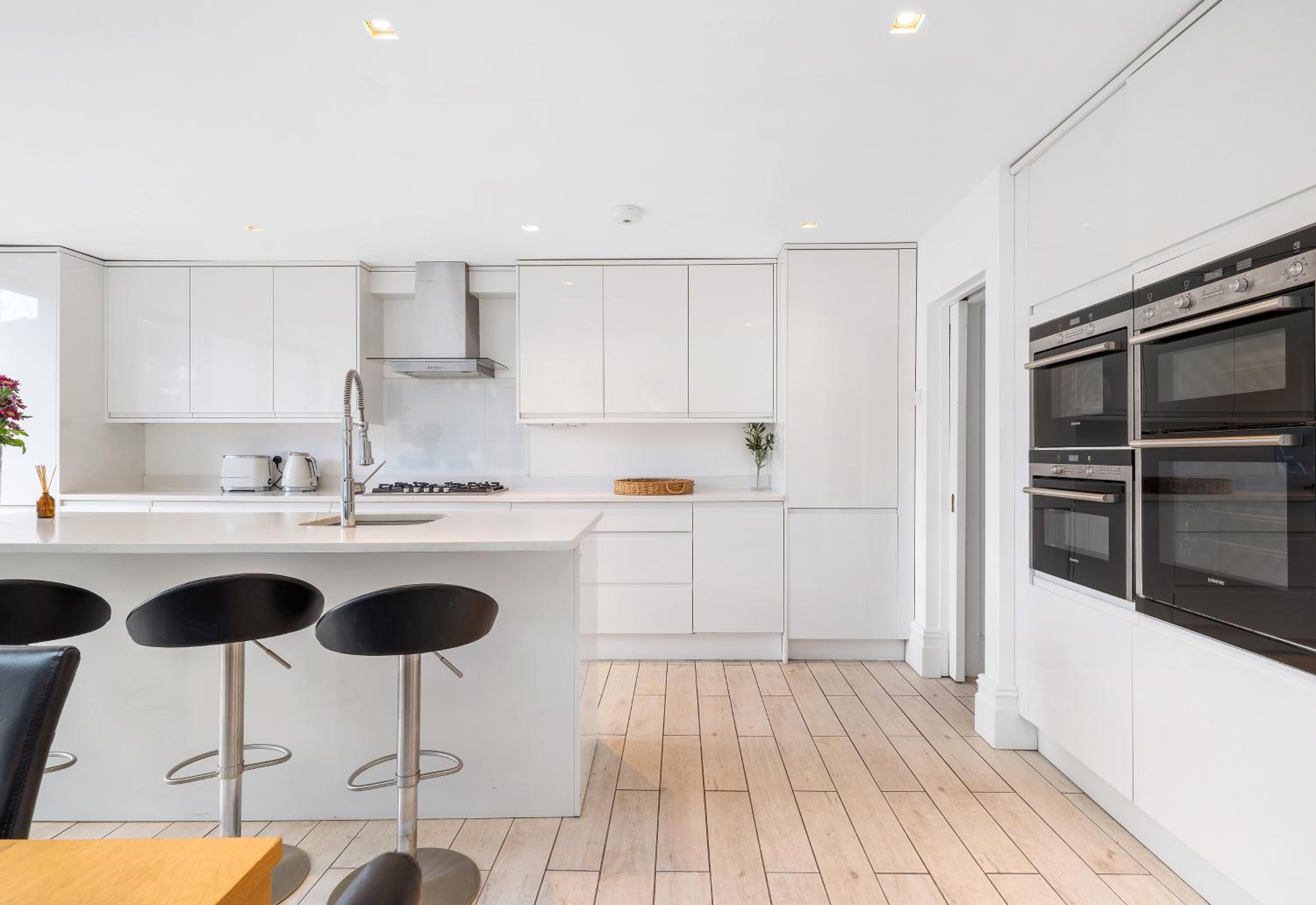 Stunning fully firnished 4 bedroom house in Peckam photo 3