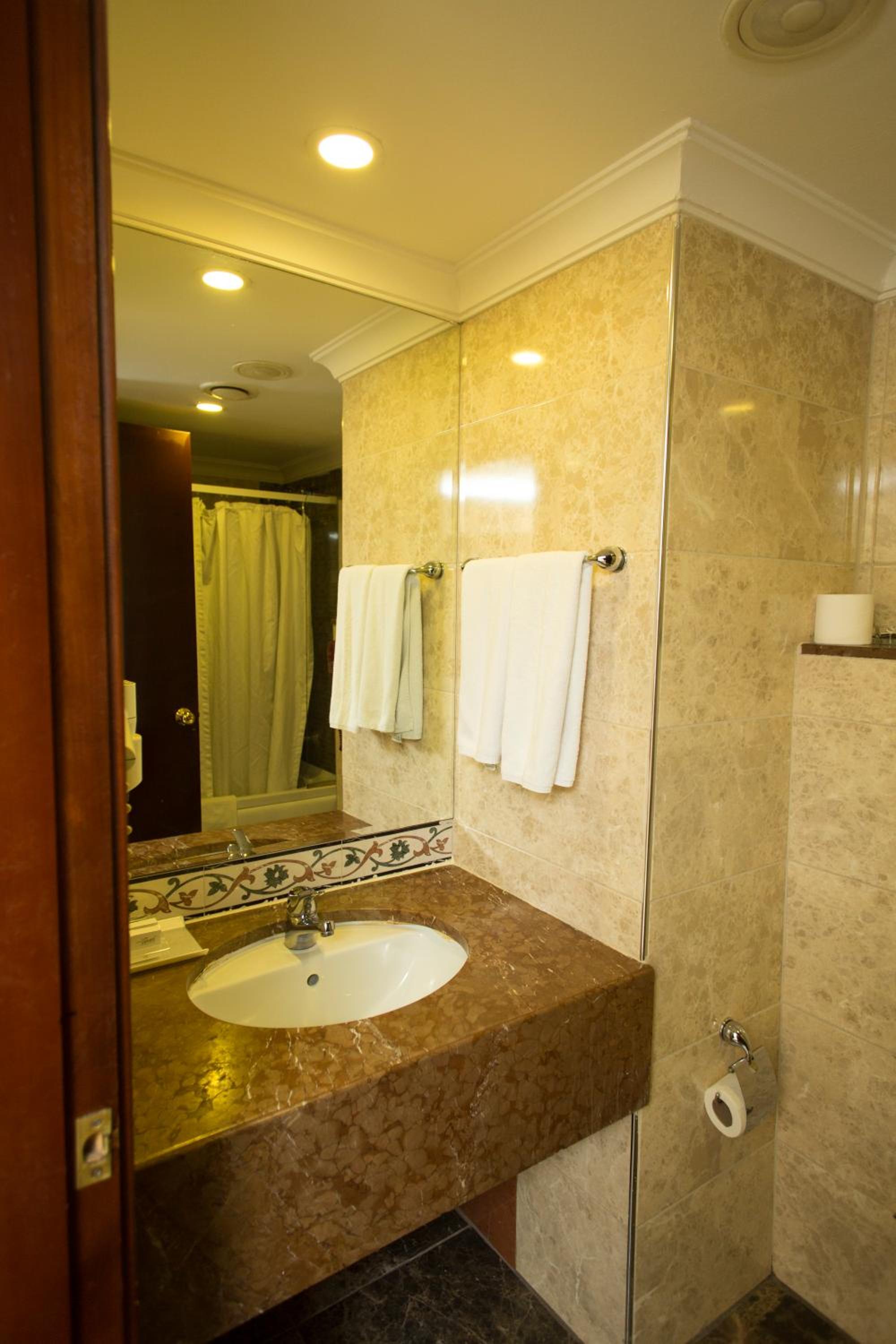 Topkapi Inter İstanbul Otel - Image 35