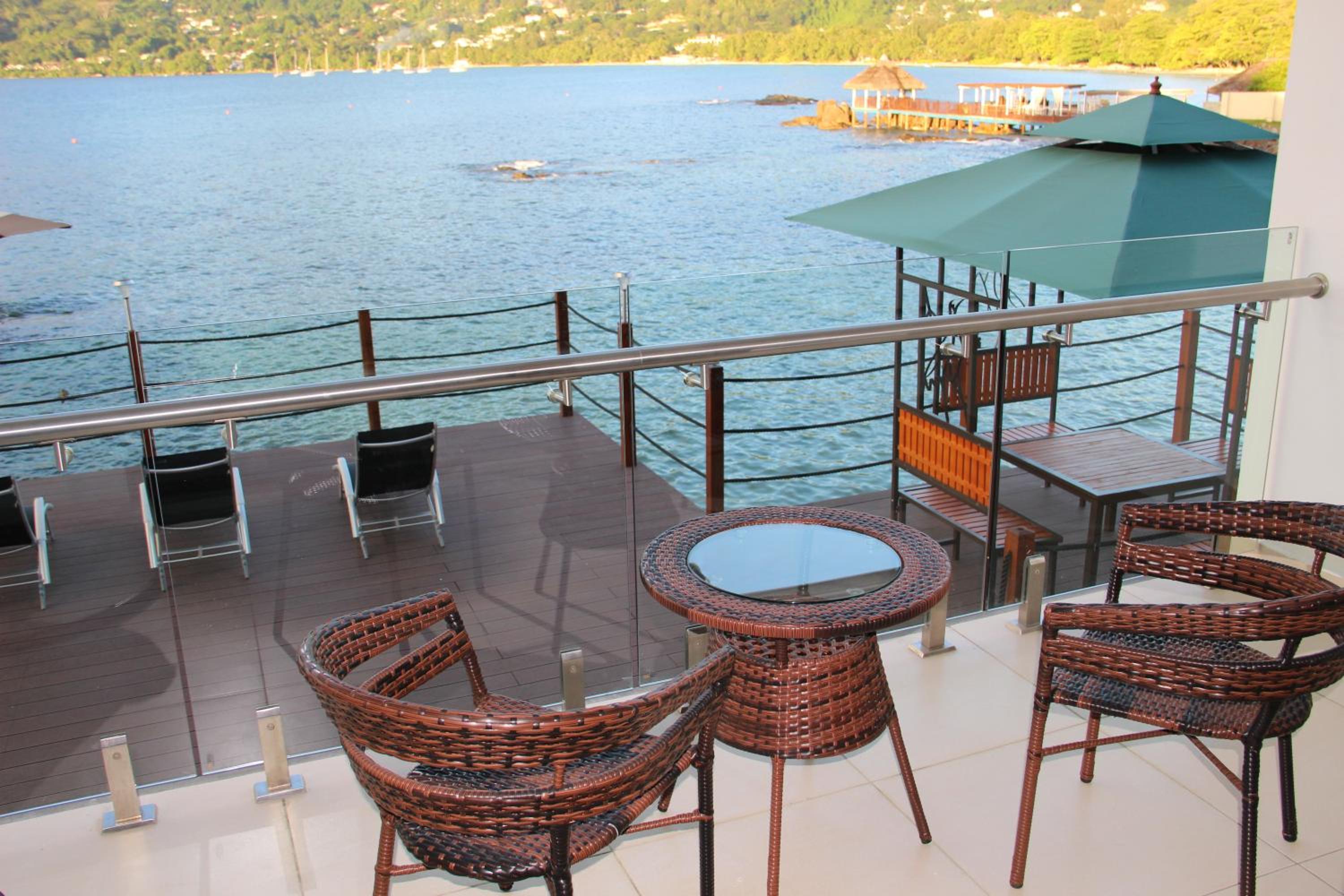 Surfers Cove Apartments photo 3