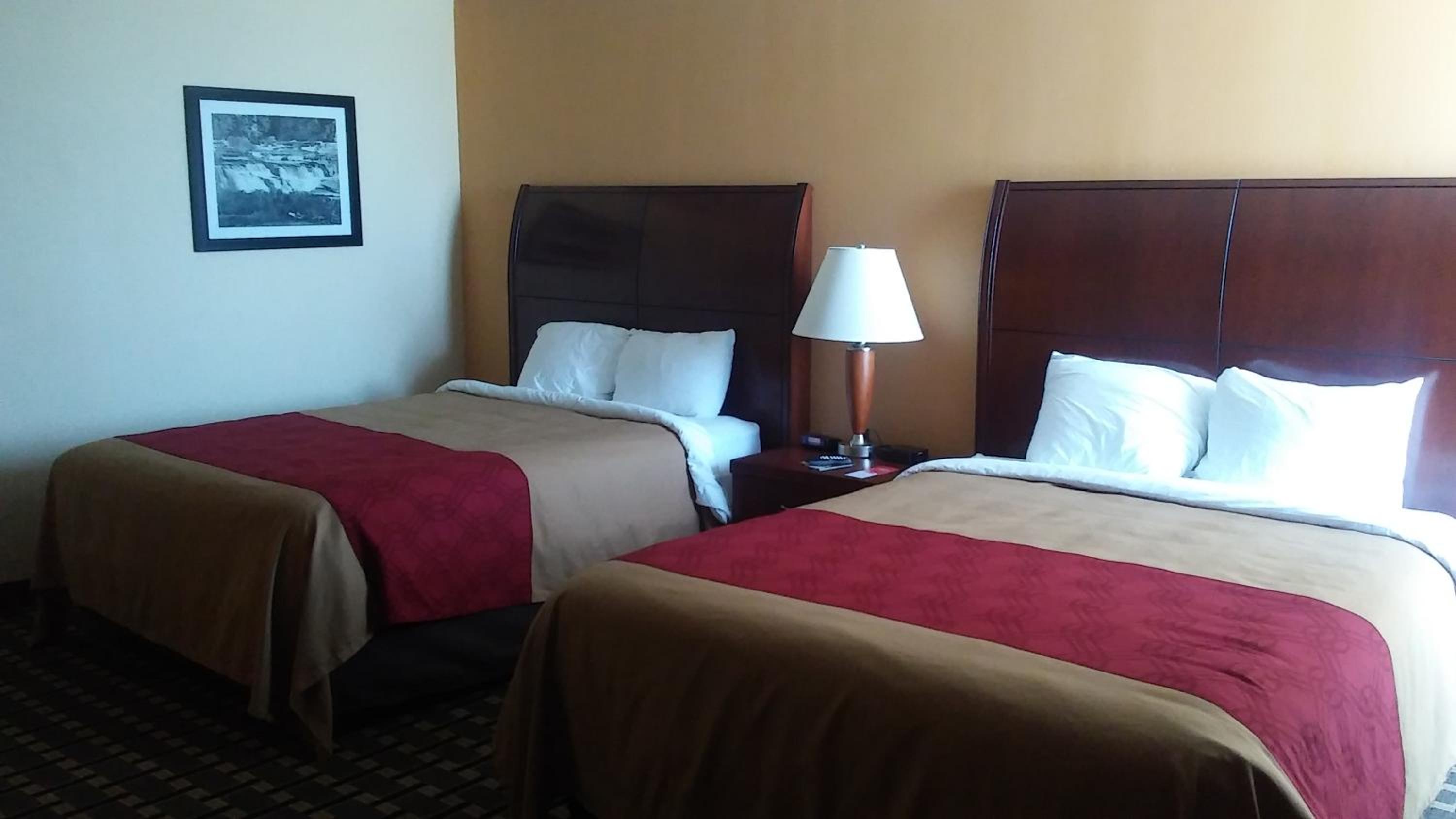 Econo Lodge Inn & Suites Brookings