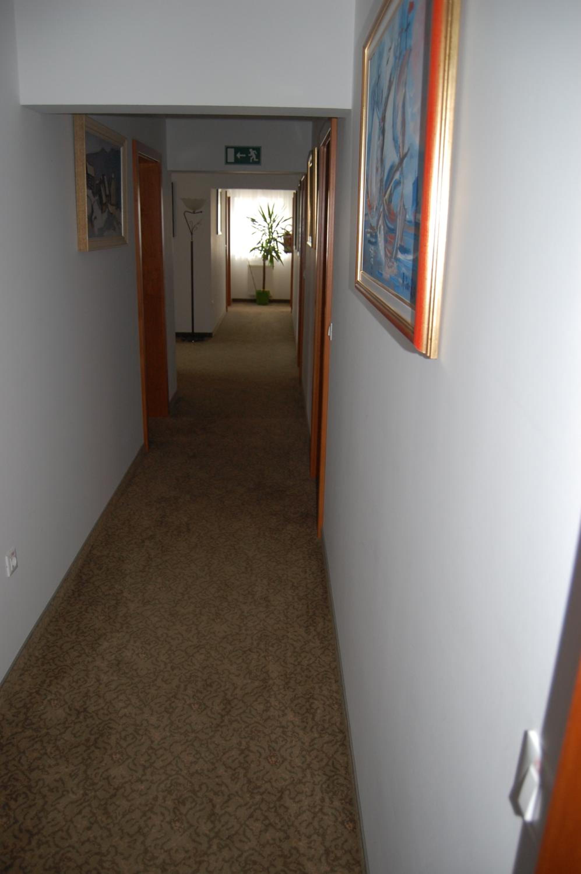 Photo 33