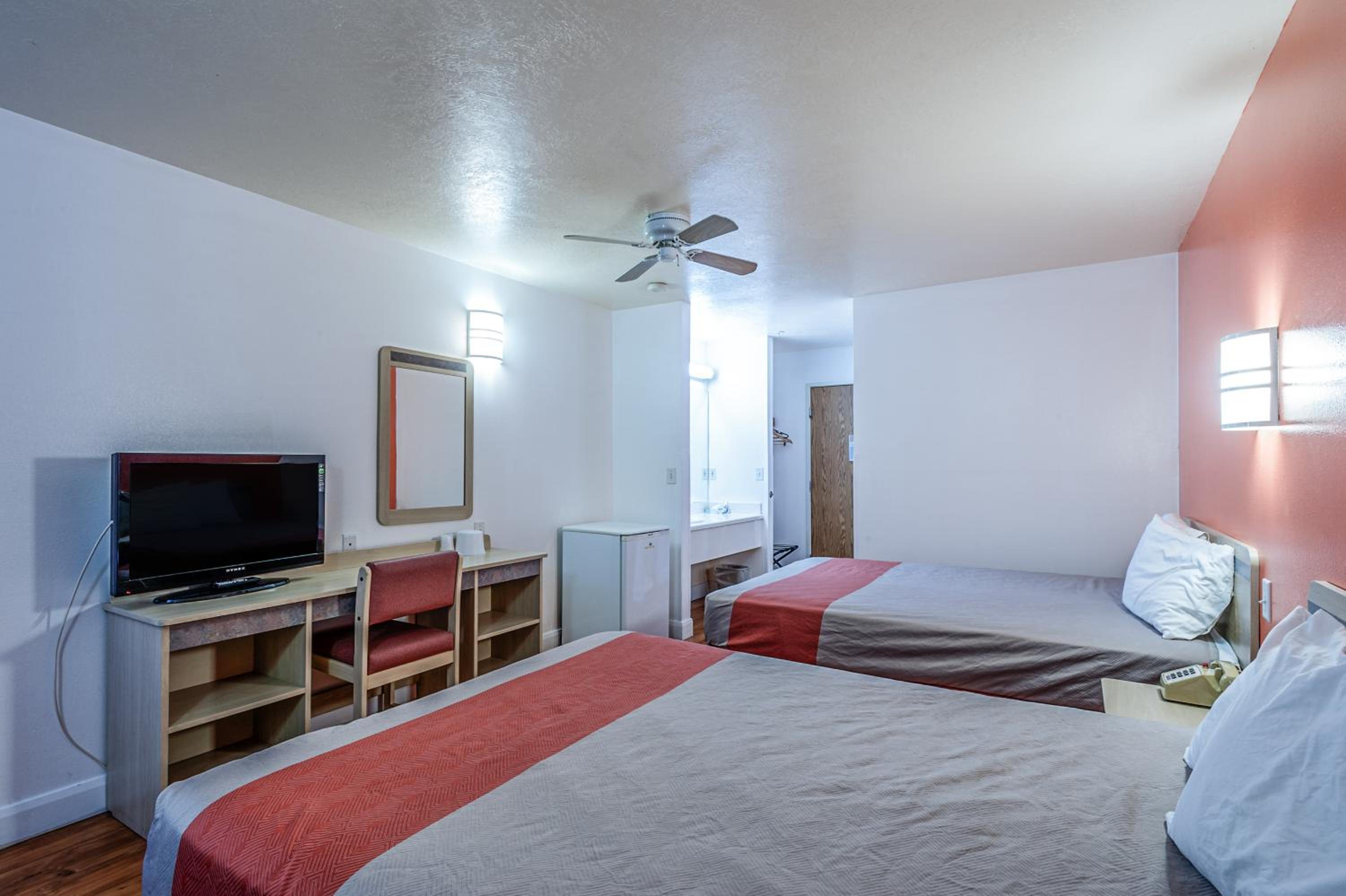 Beaver Vacations - Motel 6-Beaver, UT - Property Image 10