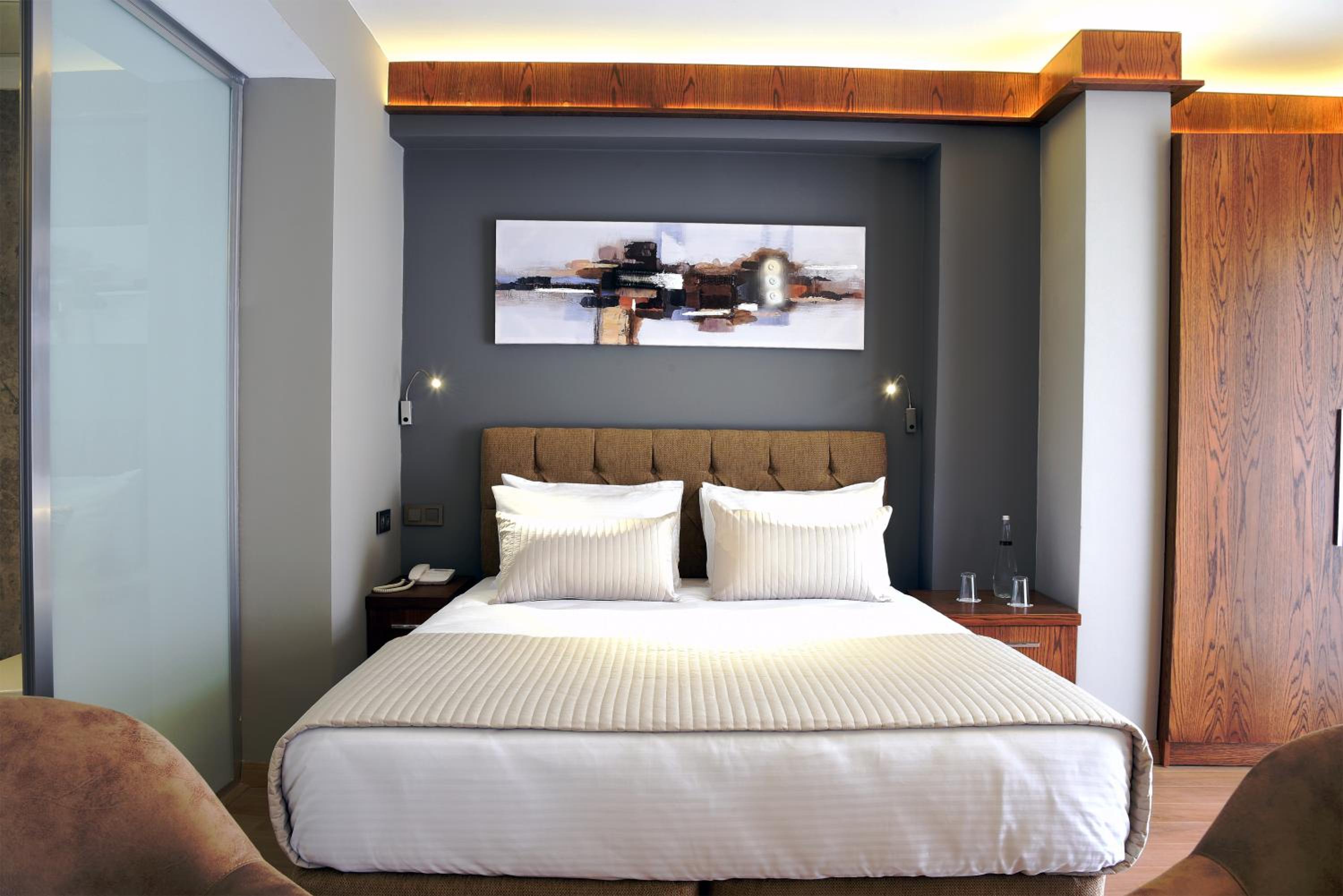 The Elegant Otel - Image 41