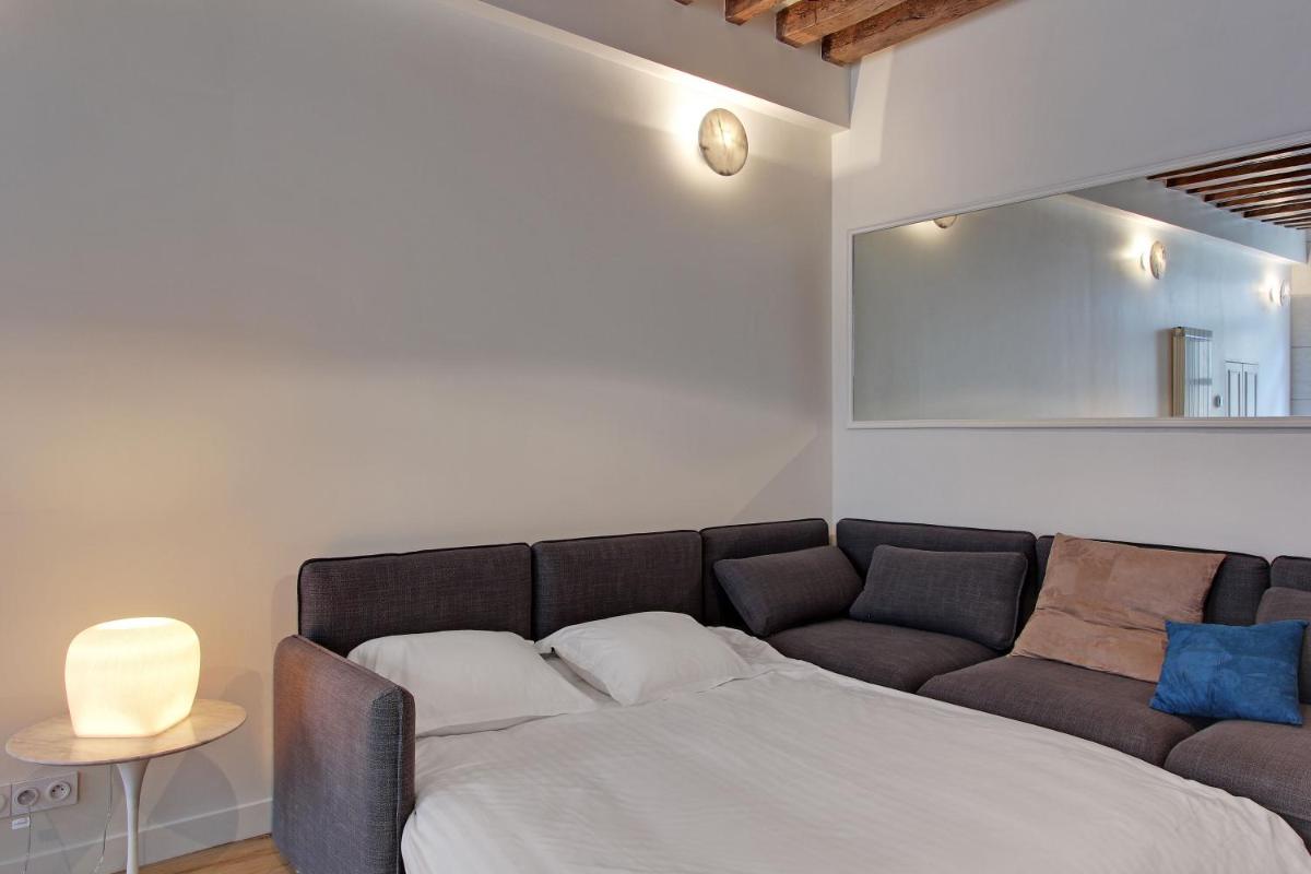 Pick a Flat's Apartment in le Marais - Rue Vieille du Temple