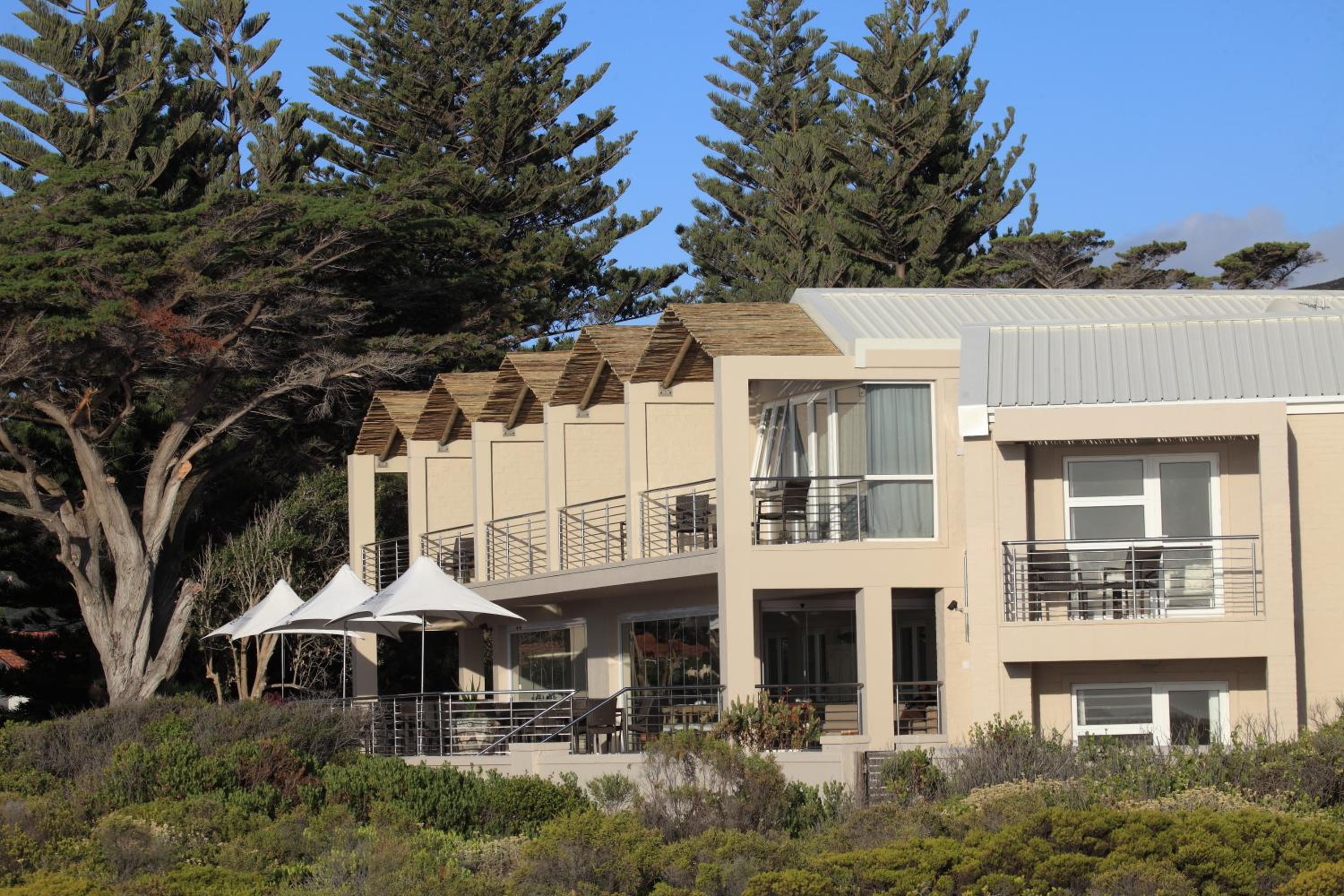 Abalone Guest Lodge