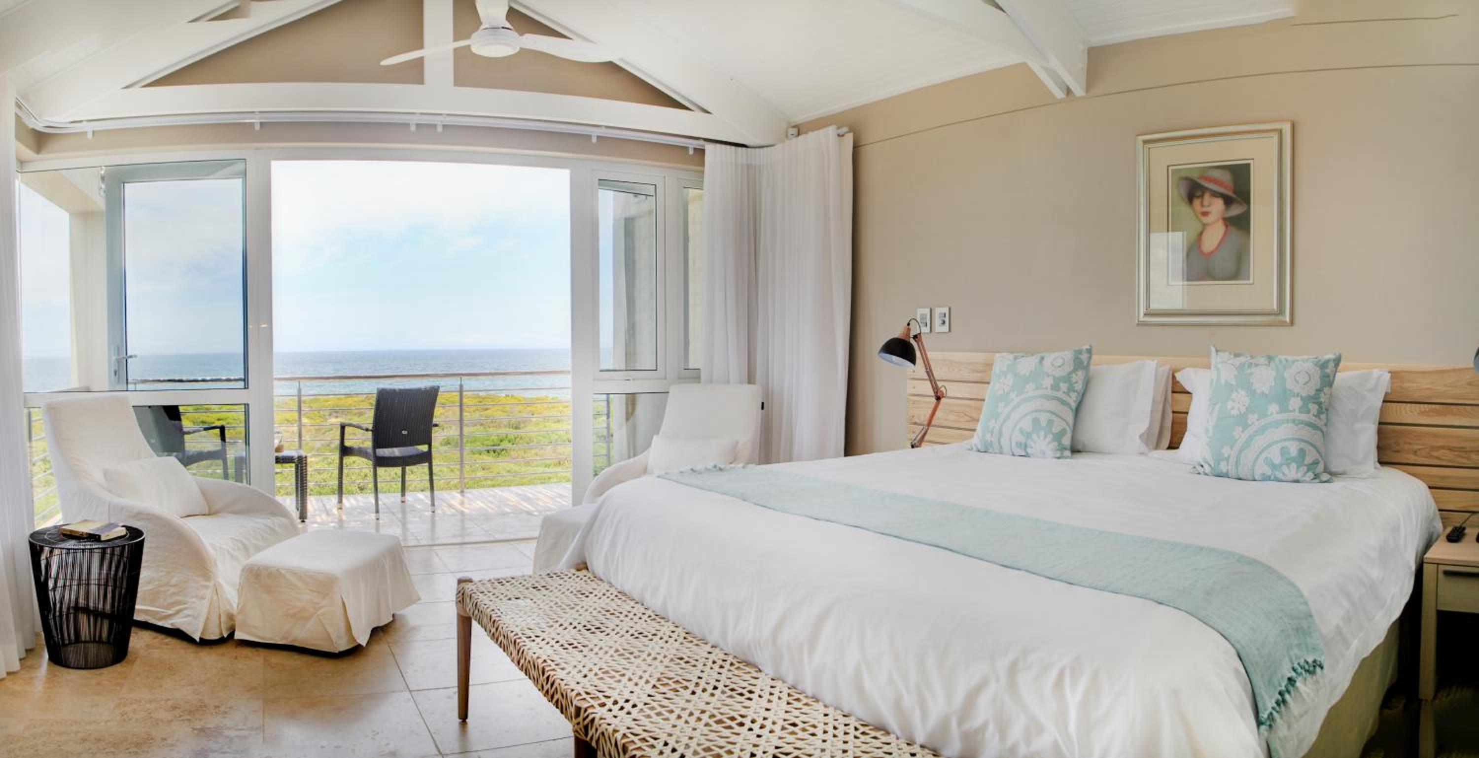 Abalone Guest Lodge