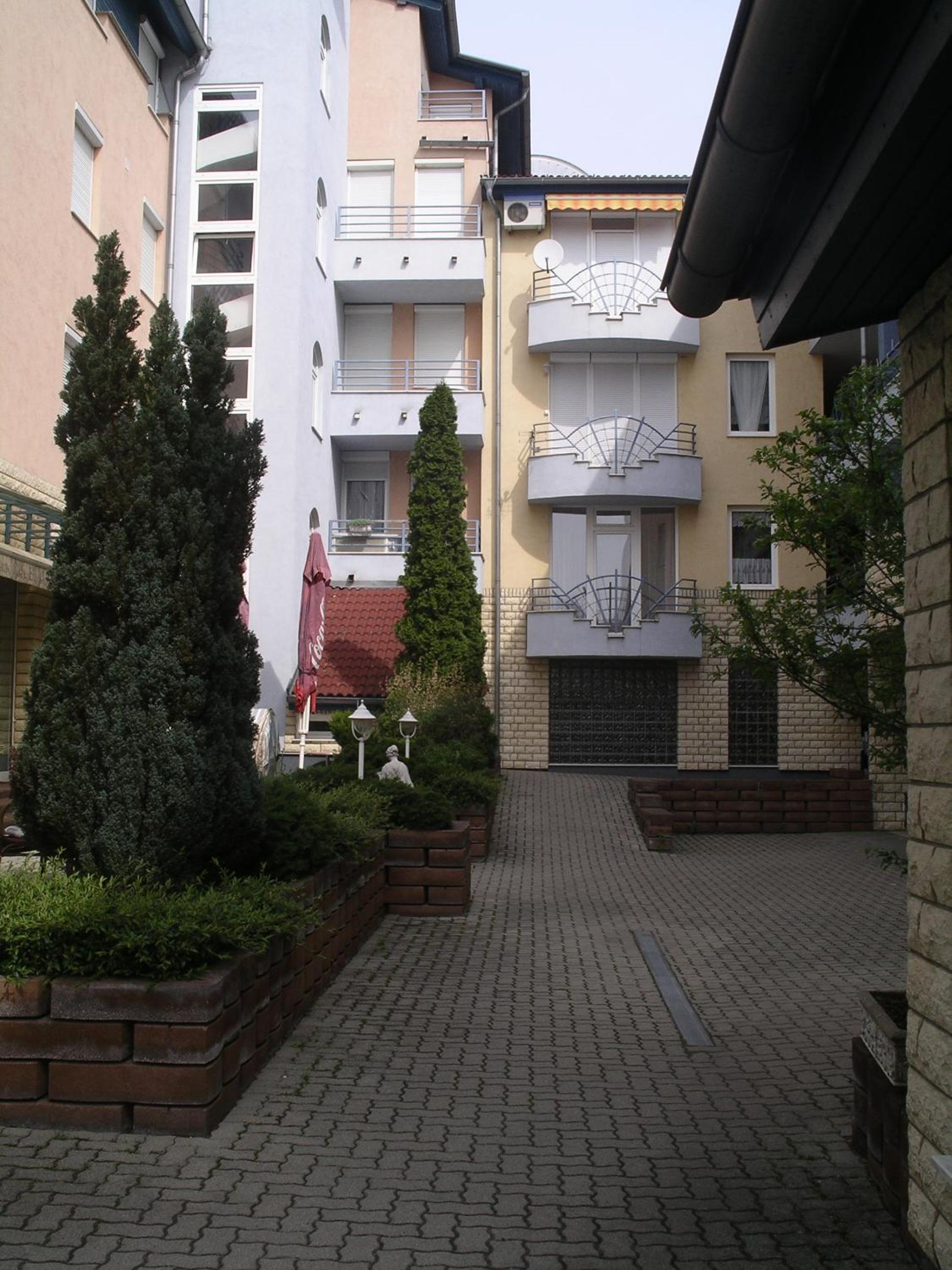 Photo 56