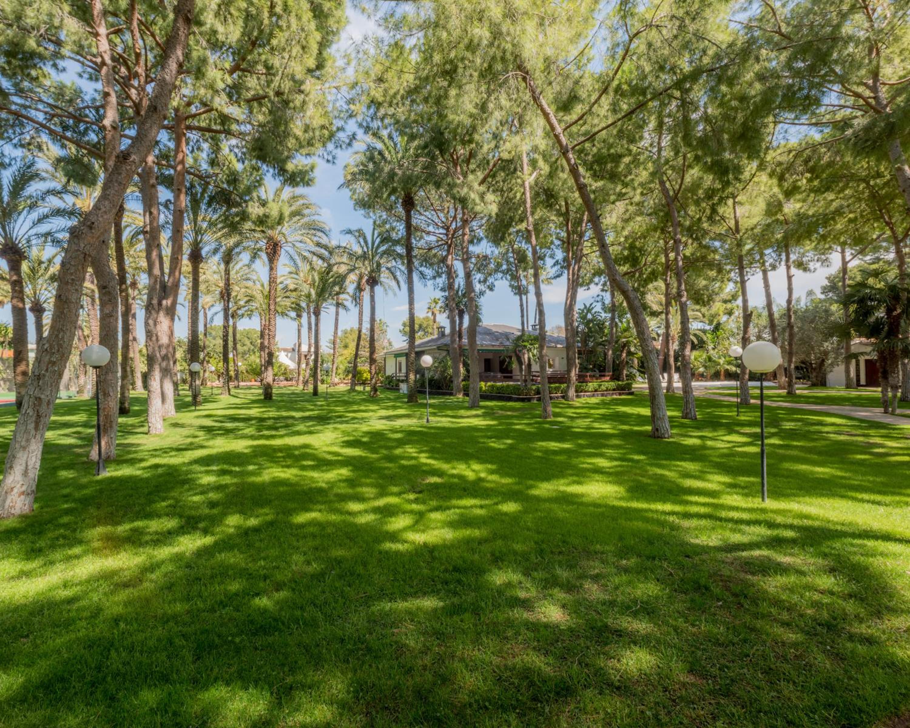 El Oasis Villa Resort