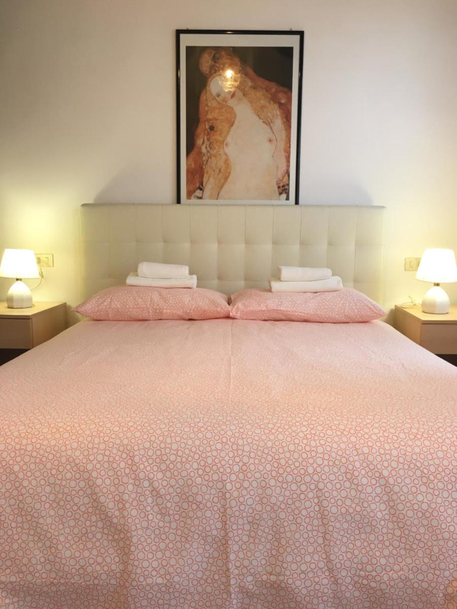Hesperia Apartment