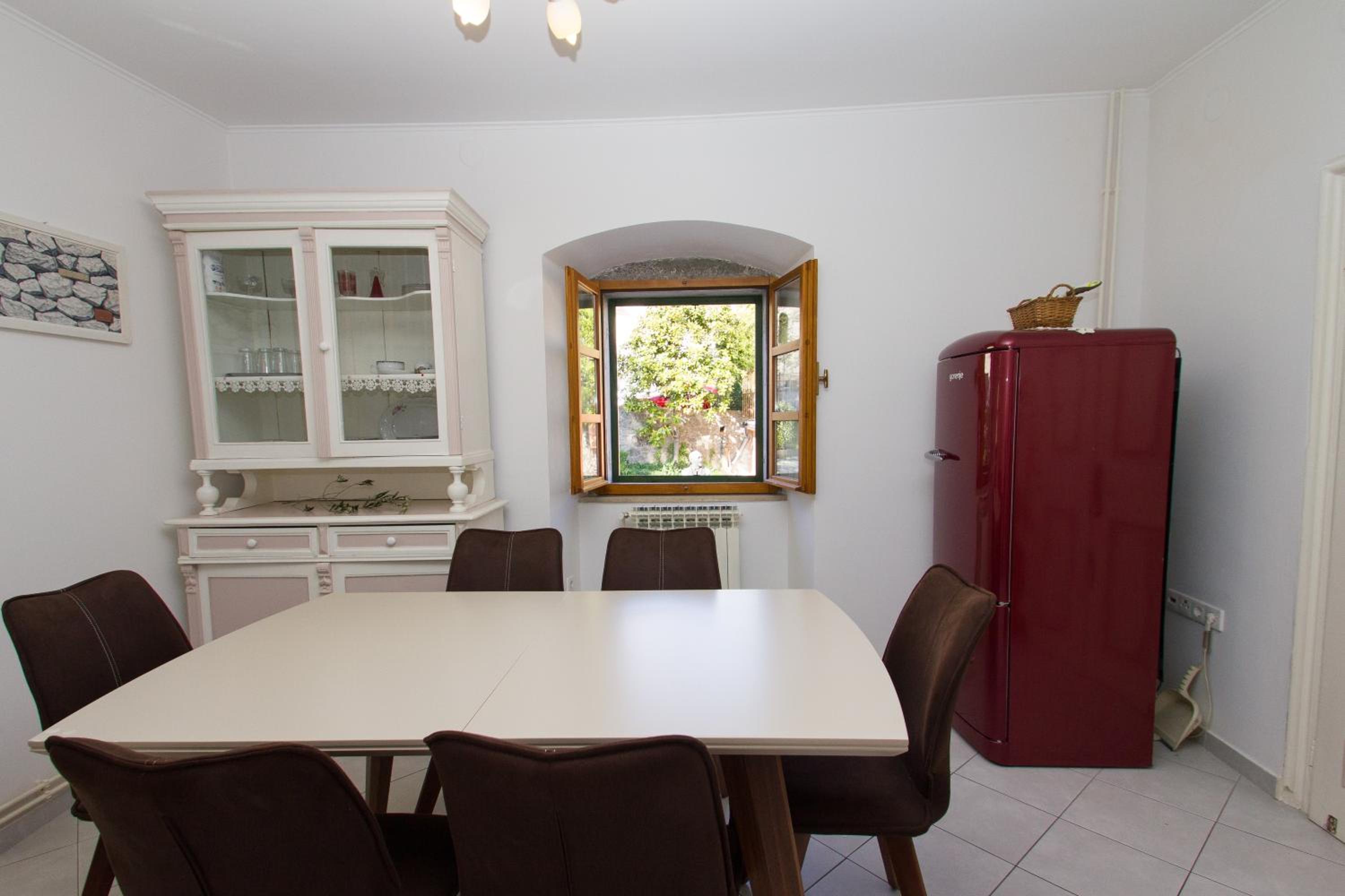 Apartments Villa Kastav in Old town center with sea view and parking