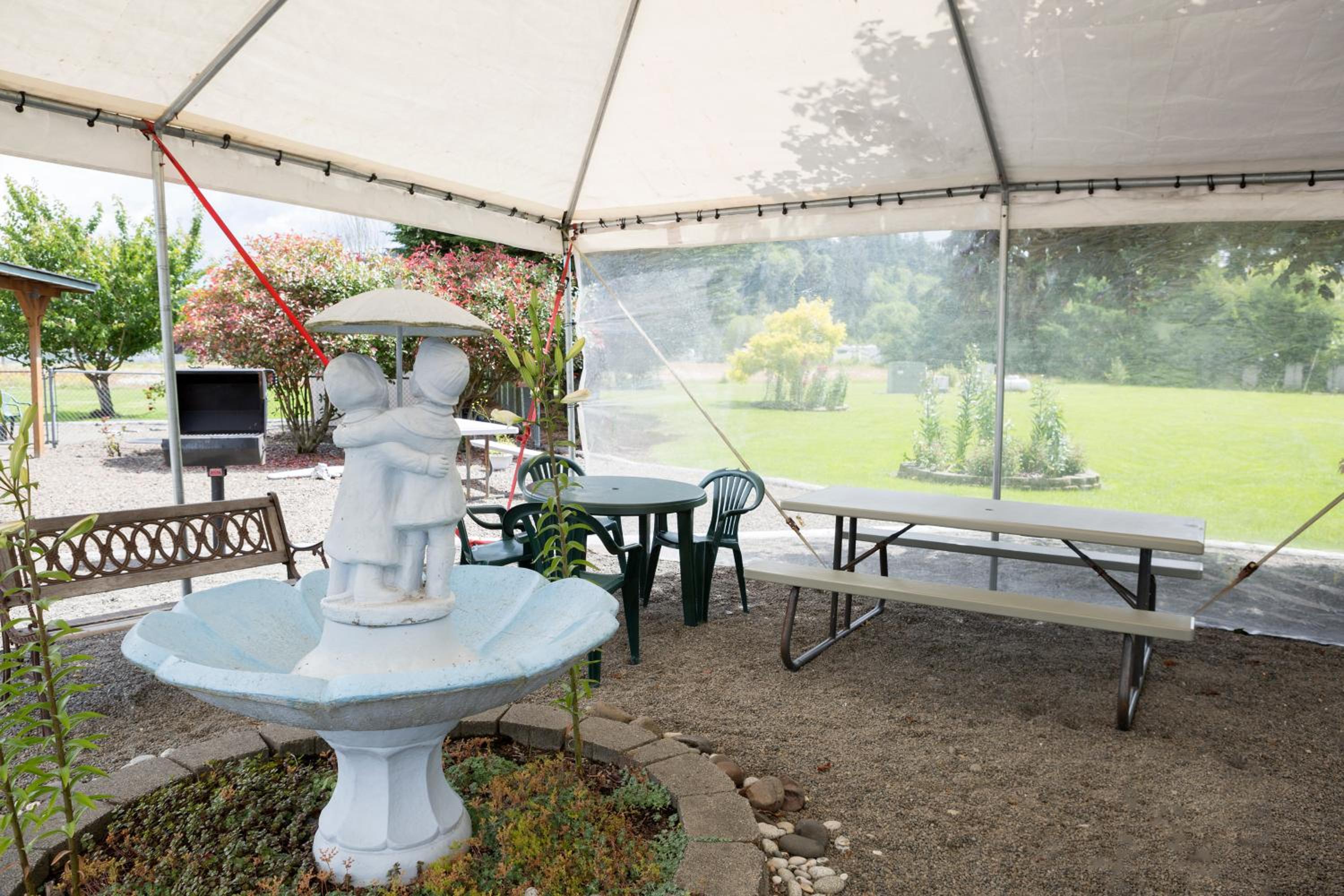 Dew Drop Inn