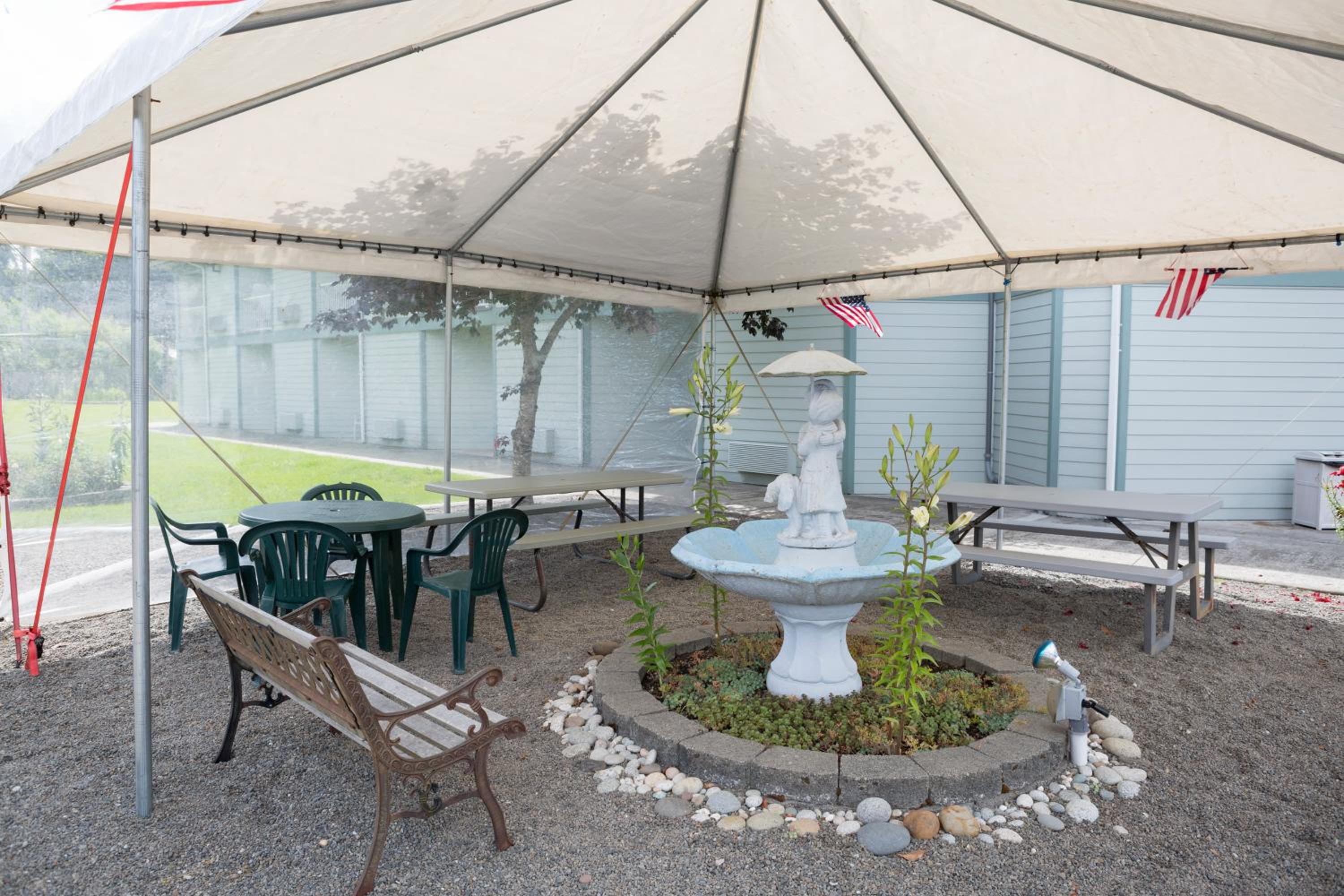 Dew Drop Inn