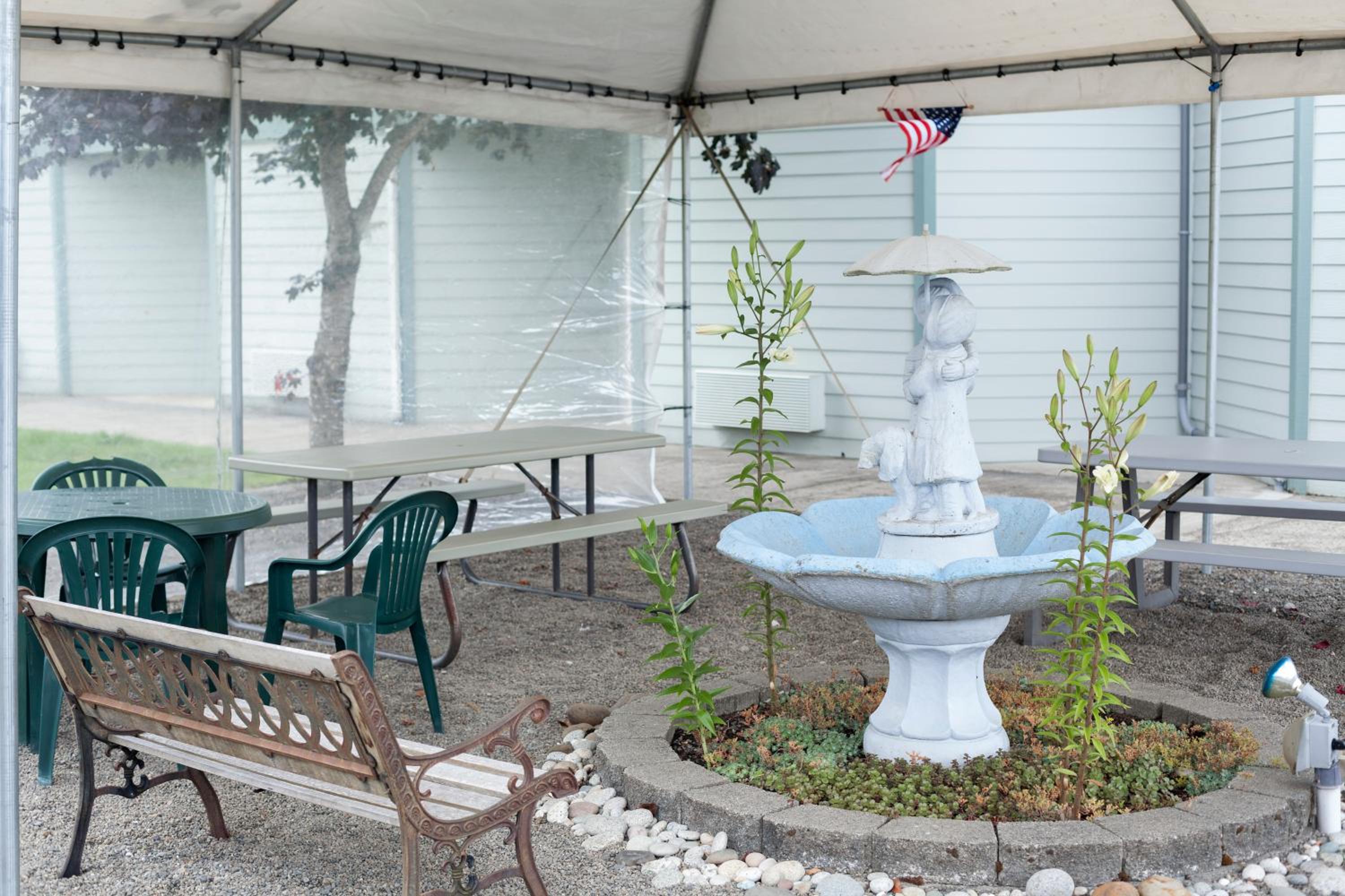 Dew Drop Inn