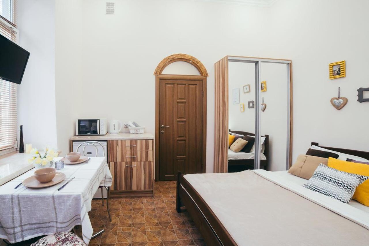 Studio Apartment Cute en Lviv — hotel room