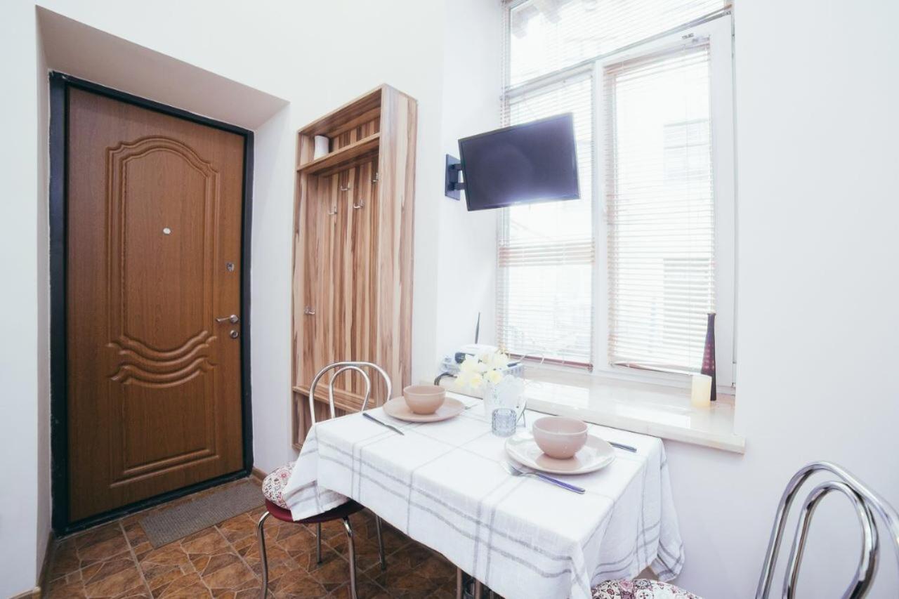 Studio Apartment Cute en Lviv — kitchen
