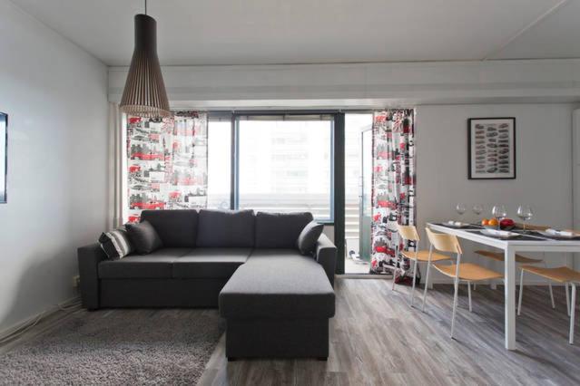 Seaside Downtown Apartment with private parking