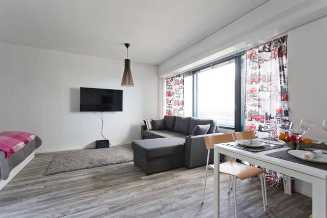 Seaside Downtown Apartment with private parking