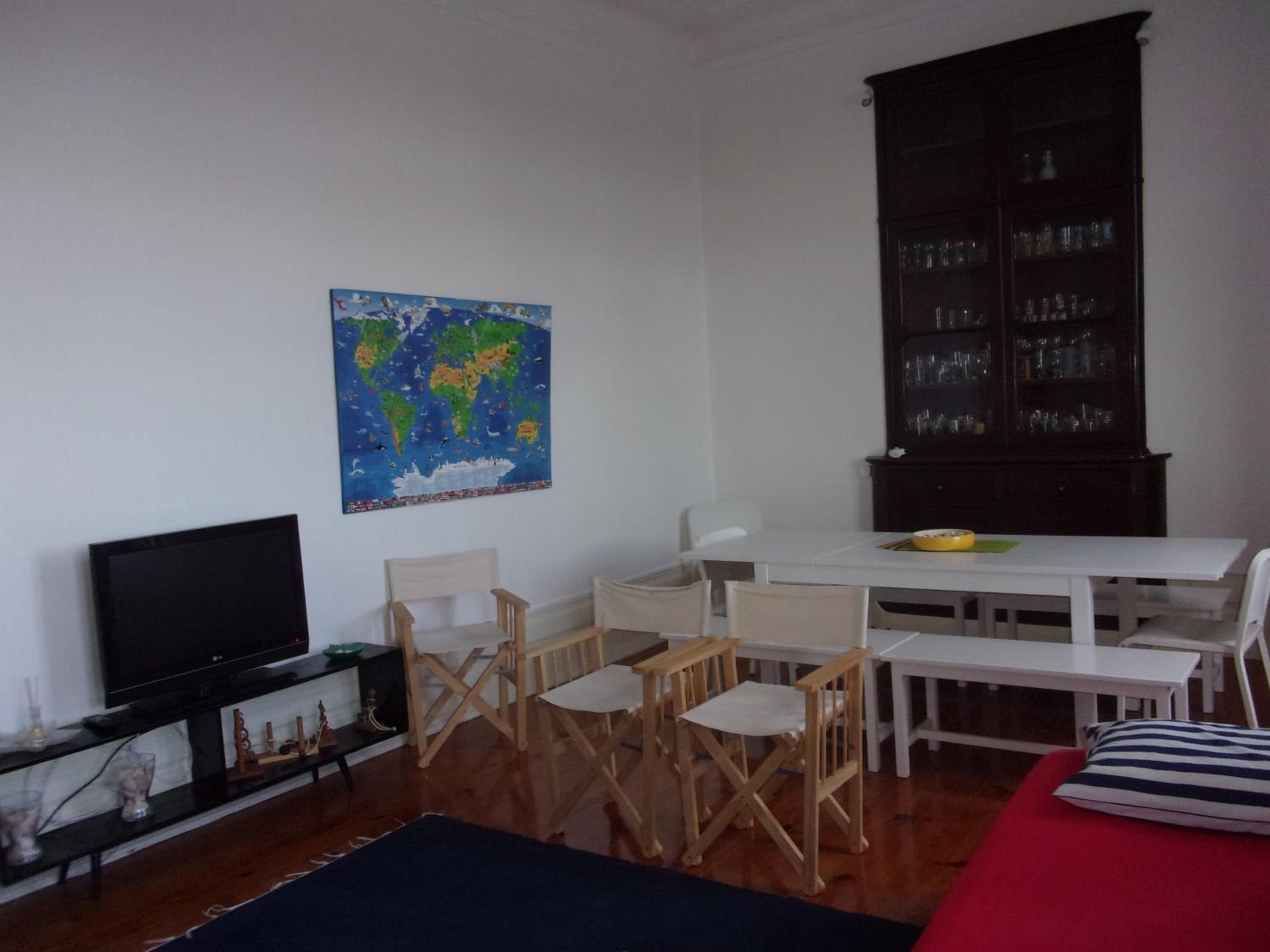 Hostel 402