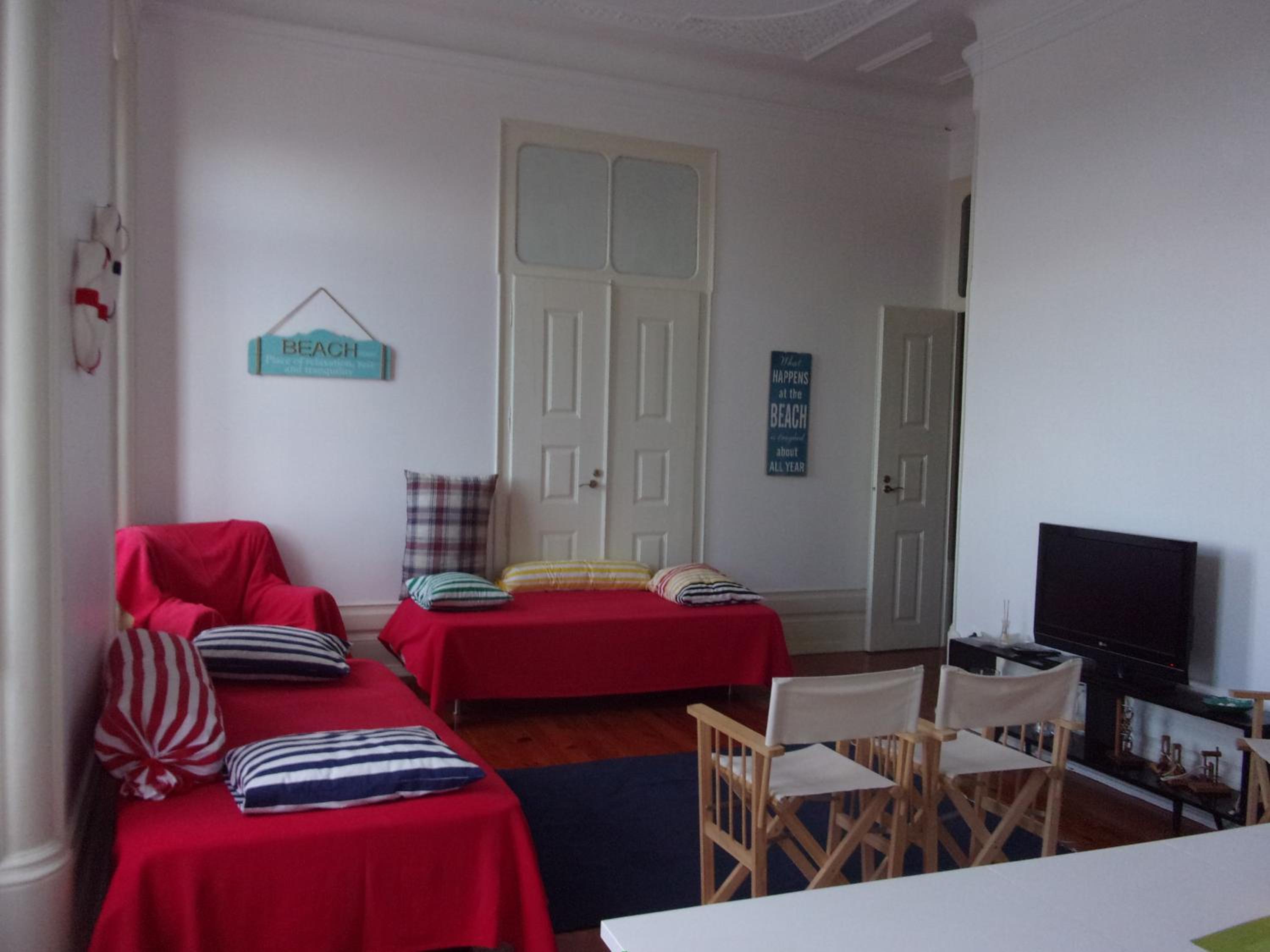 Hostel 402
