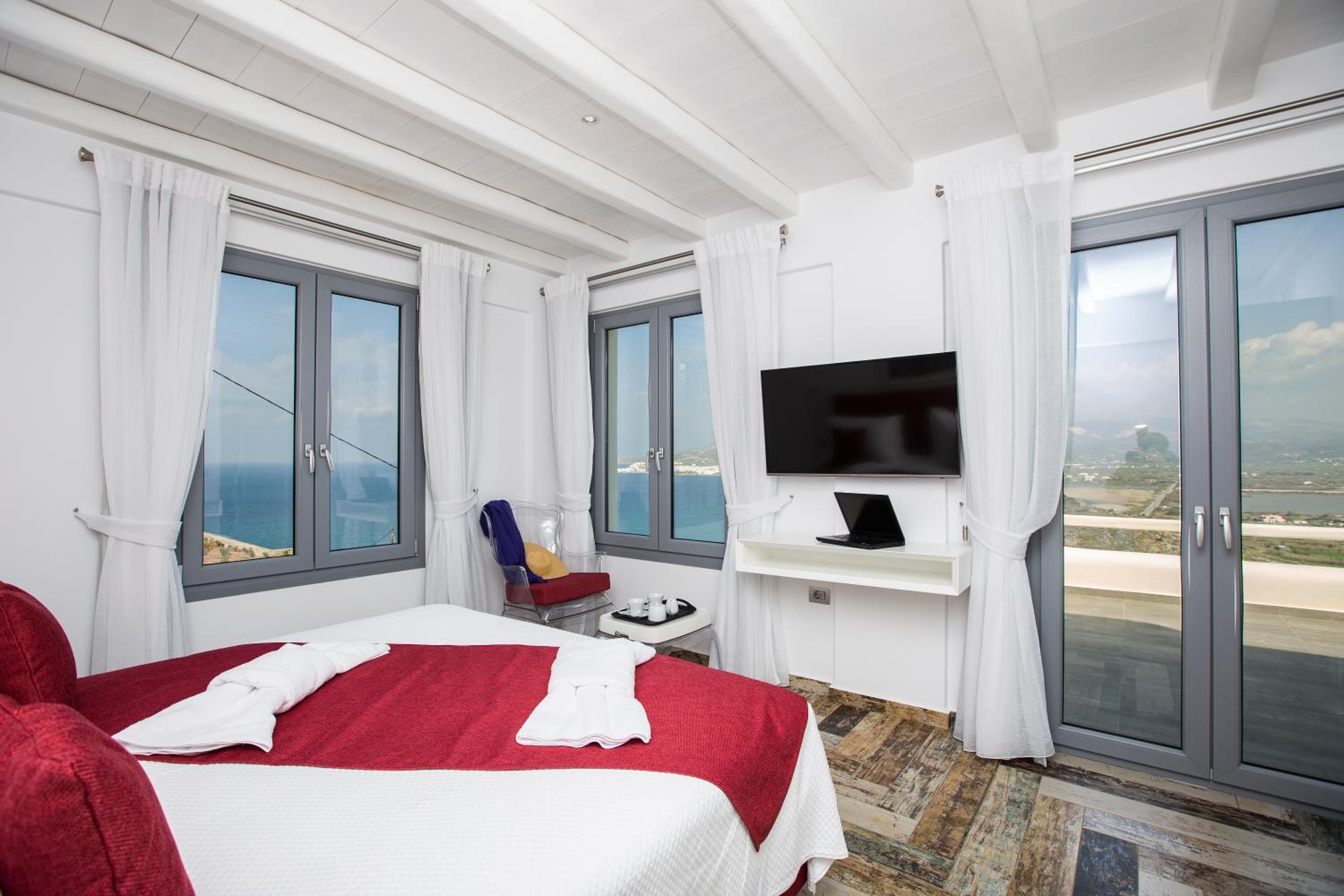 Naxos Rock Villas