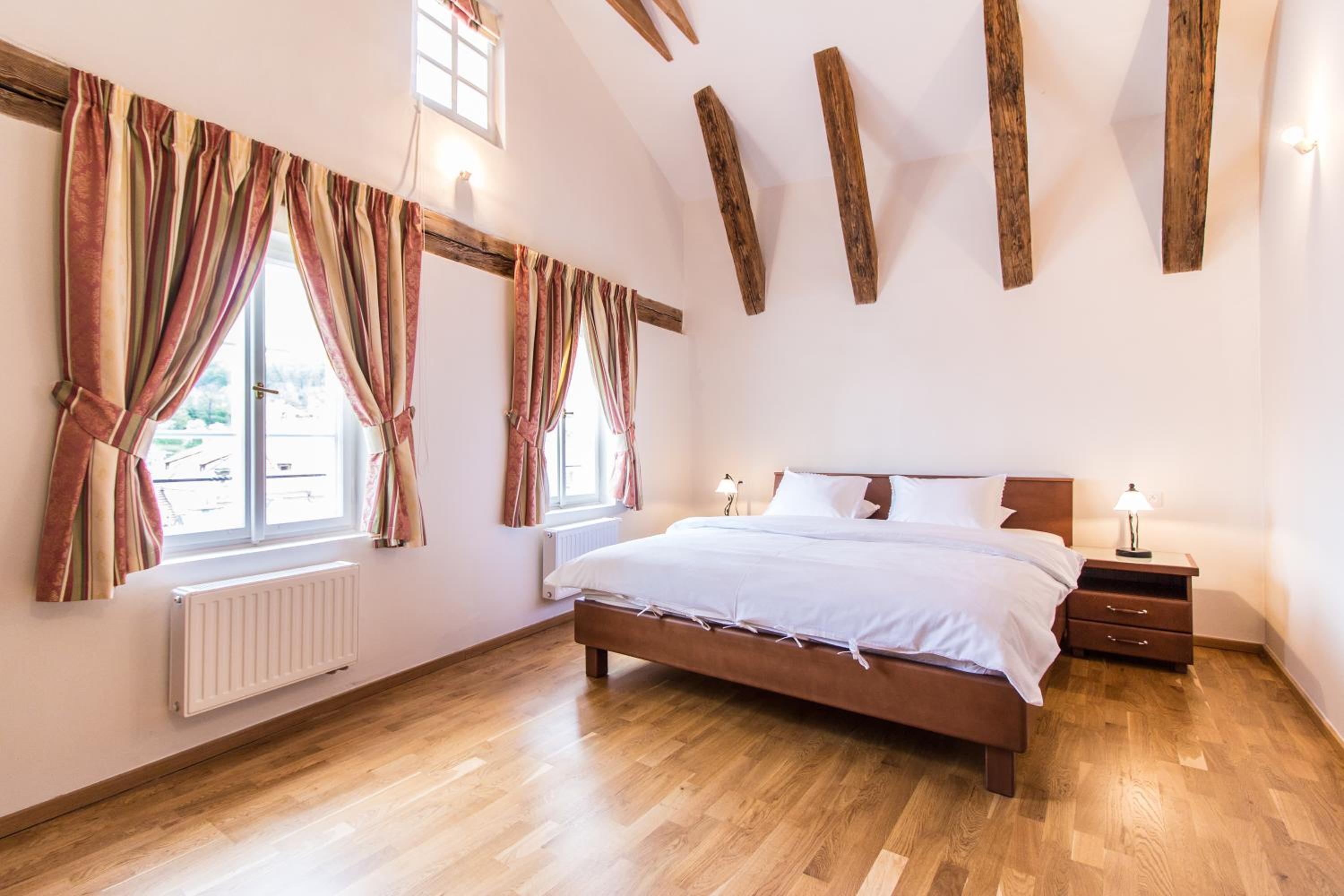Residence Thunovska