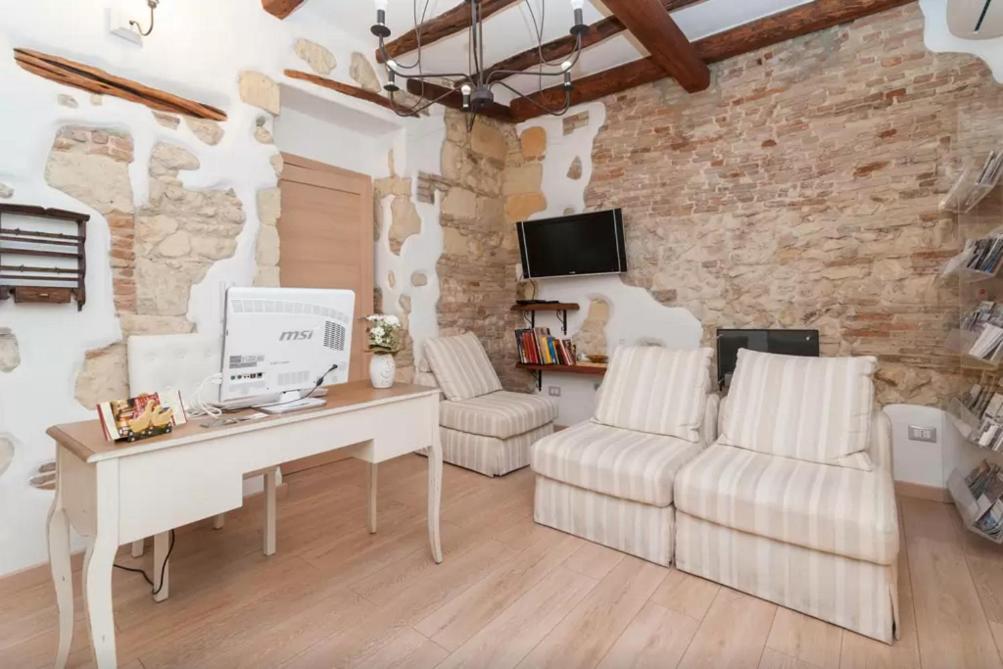 Hotel Archè - Image 1