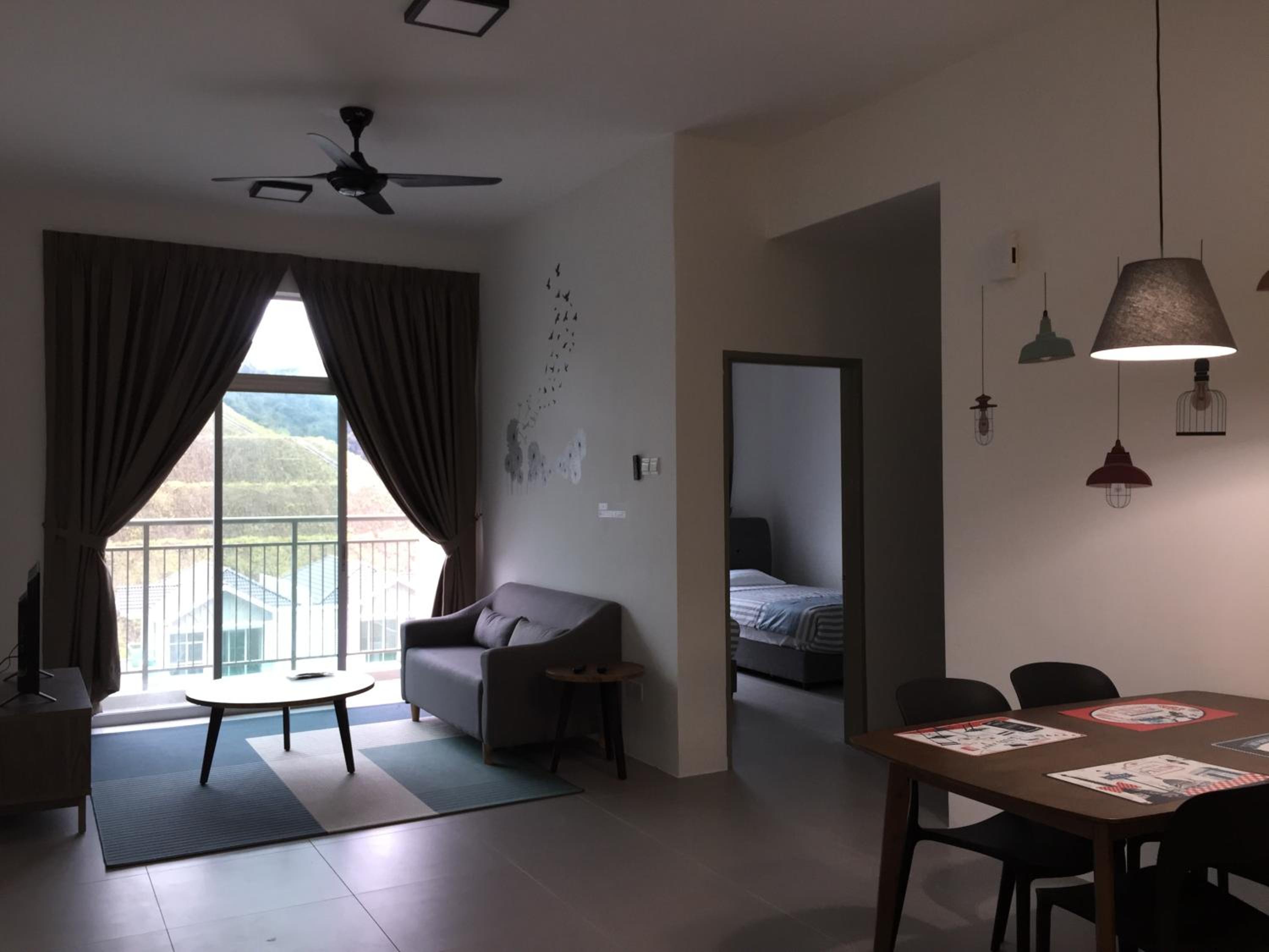 Cameron 2Room Square @Golden Hill view 5