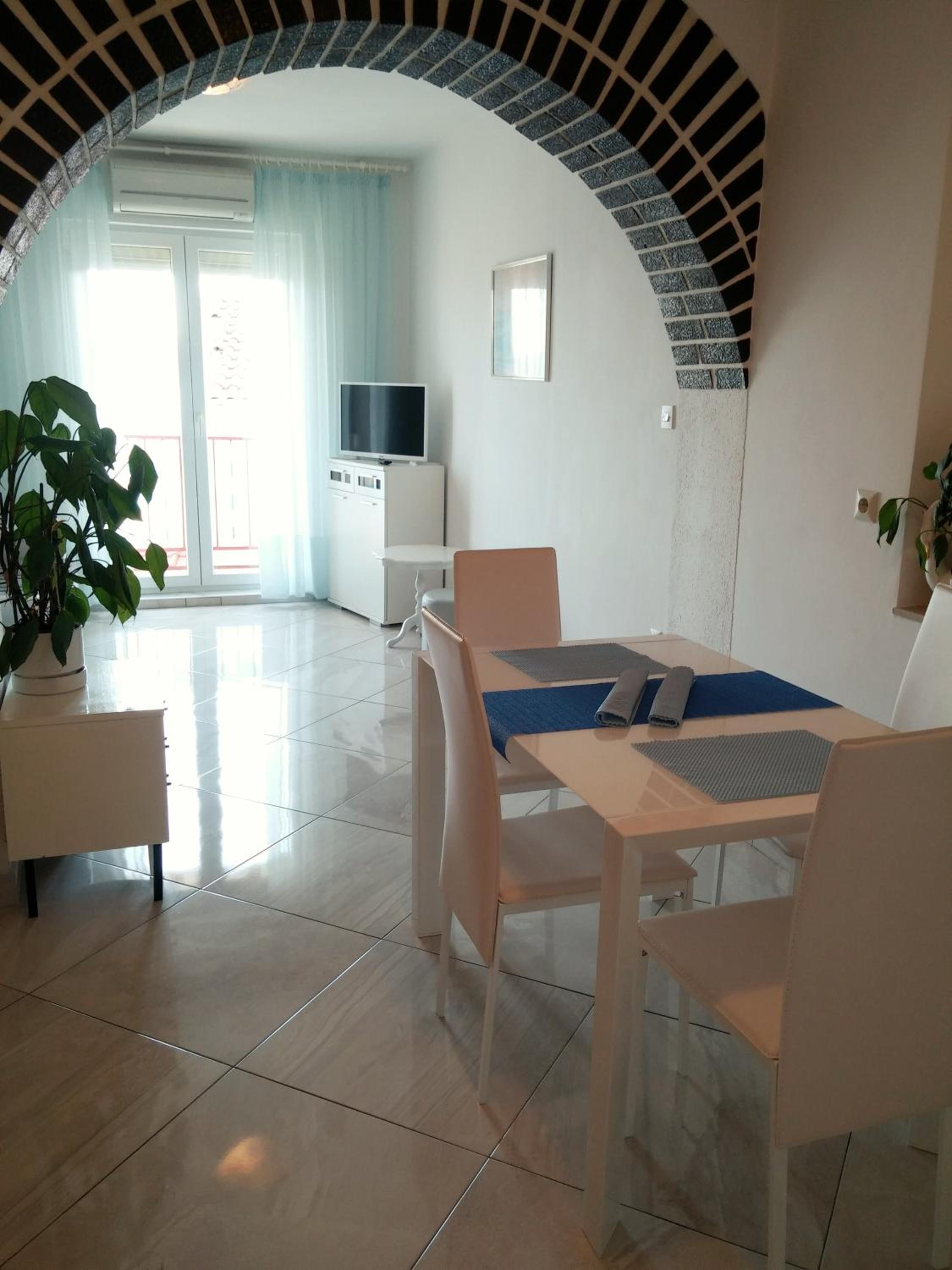 Apartments Ema