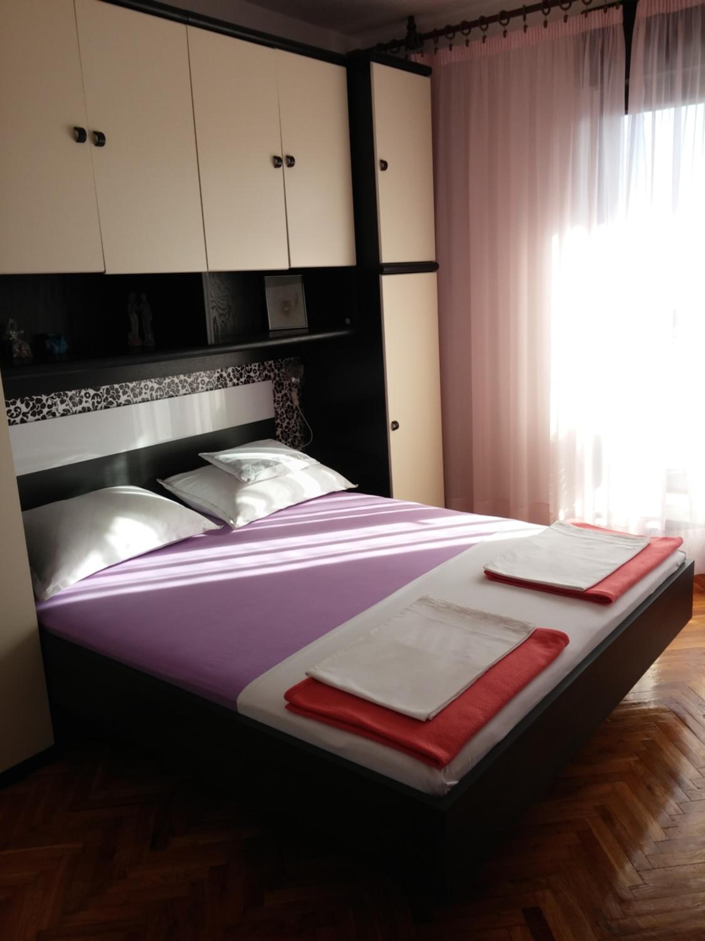 Apartments Ema
